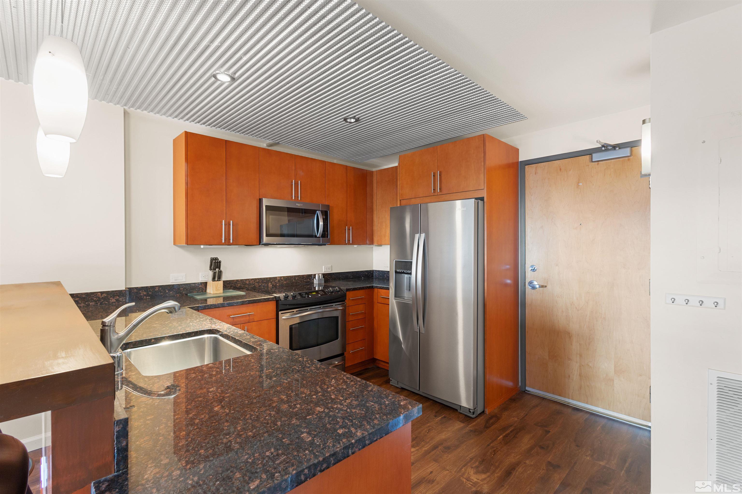 Photo #2: 250000719 Listing 