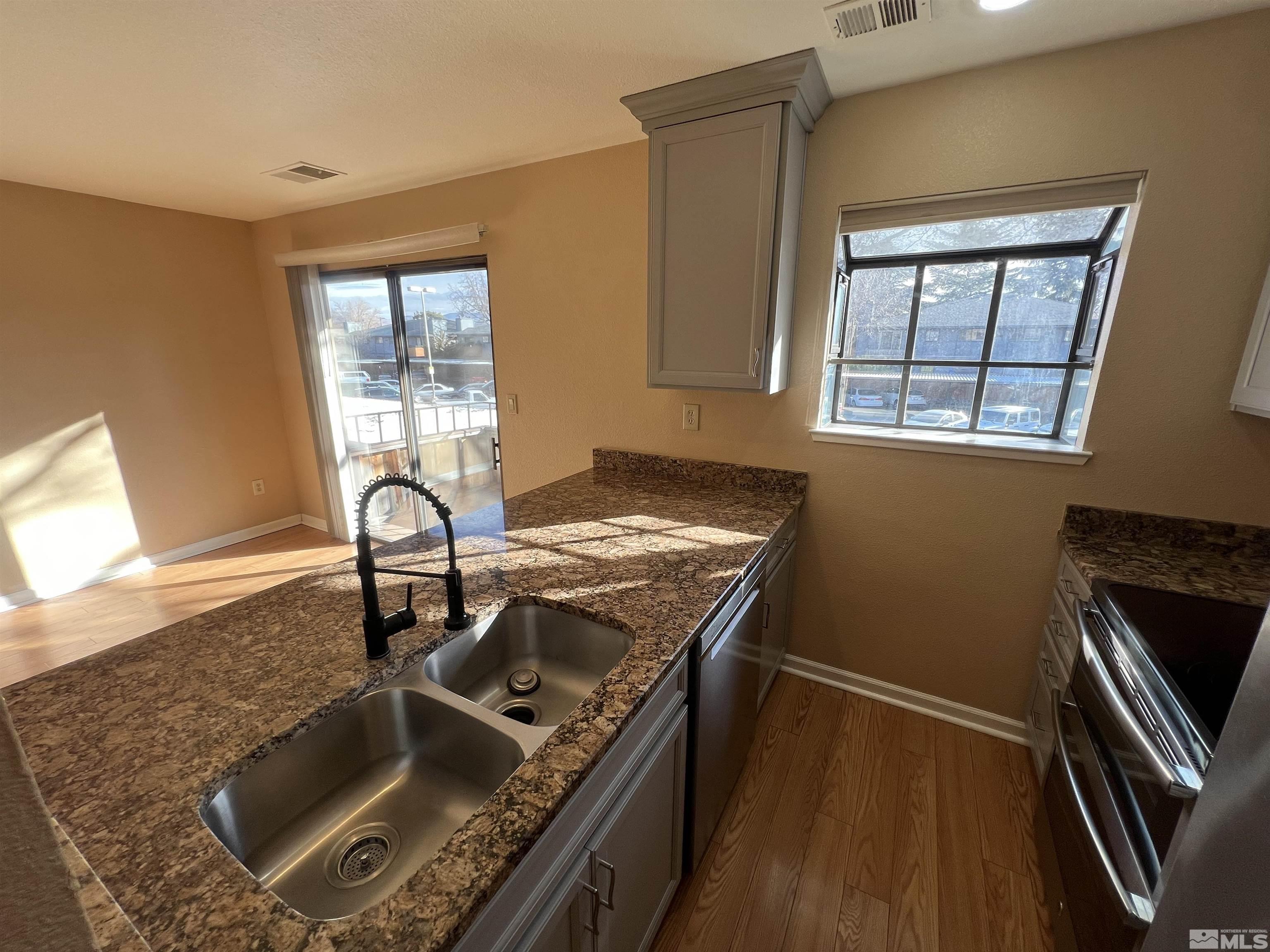 Photo #10: 250000905 Listing: Photo #10