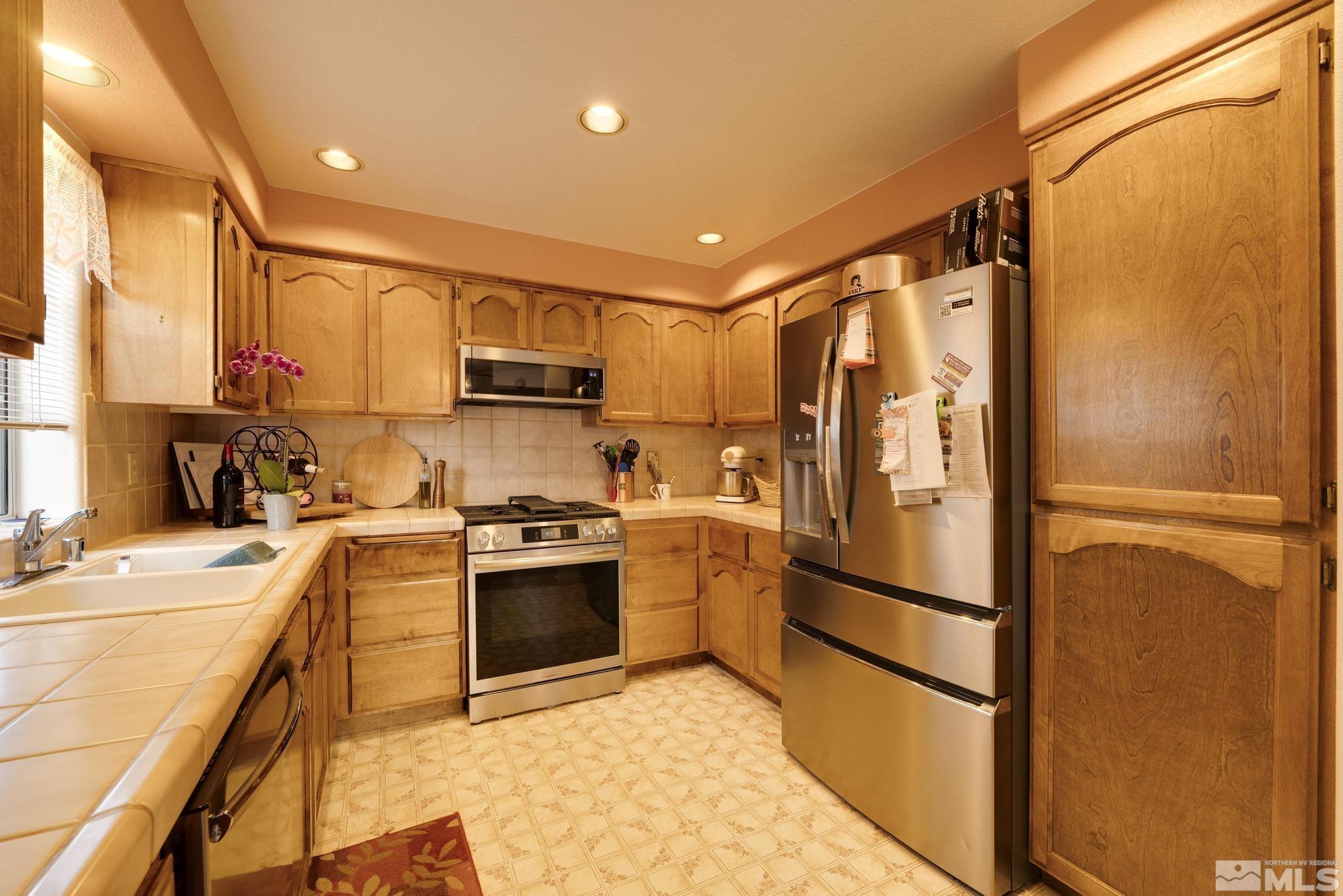 Photo #5: 250000910 Listing 