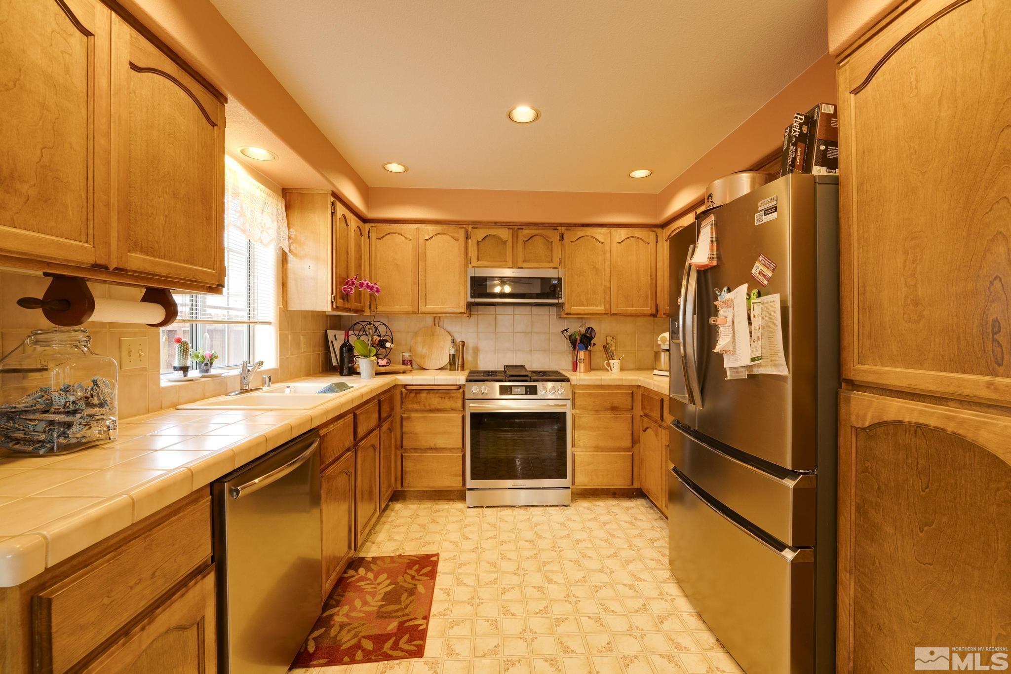 Photo #6: 250000910 Listing 
