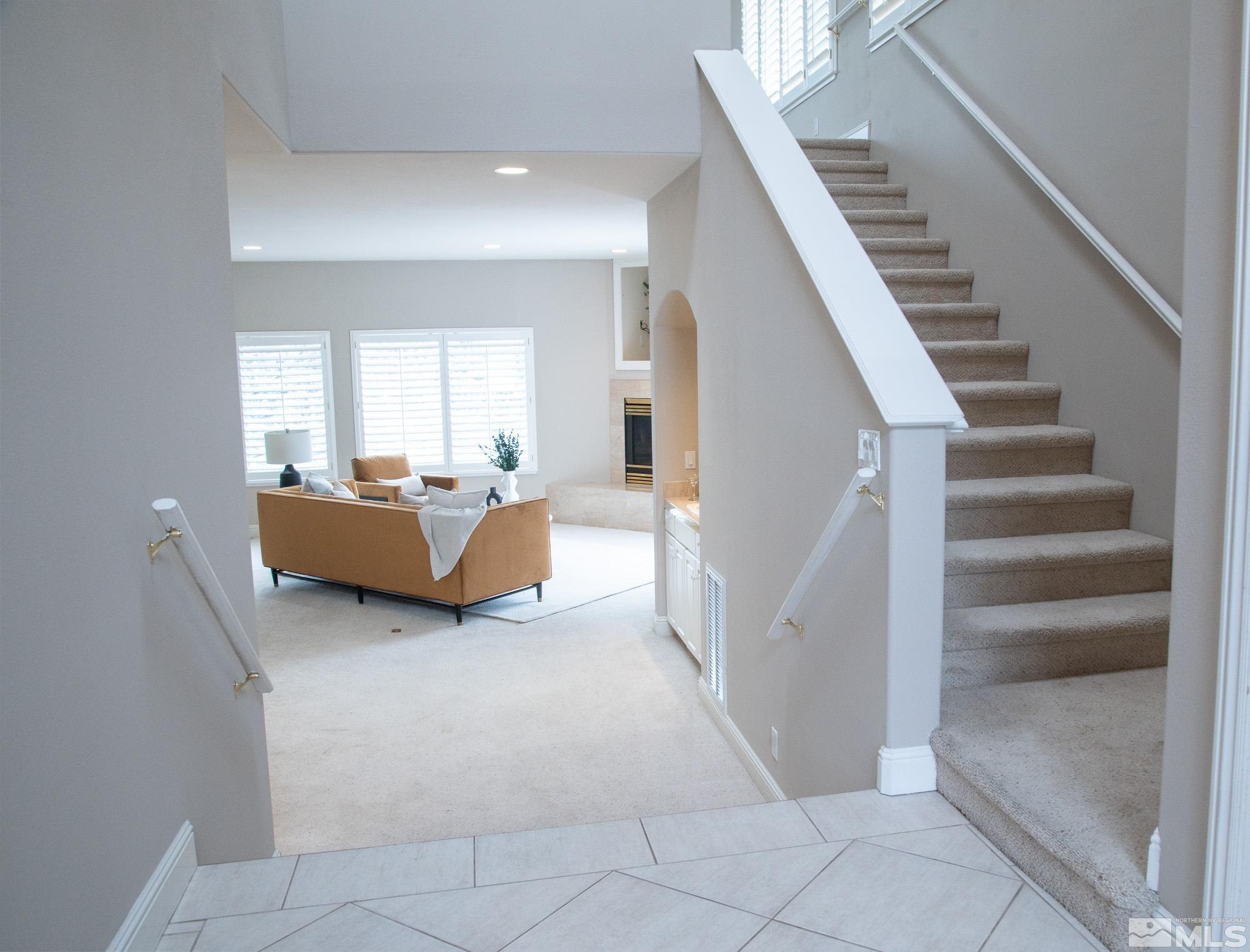 Photo #2: 250000960 Listing 