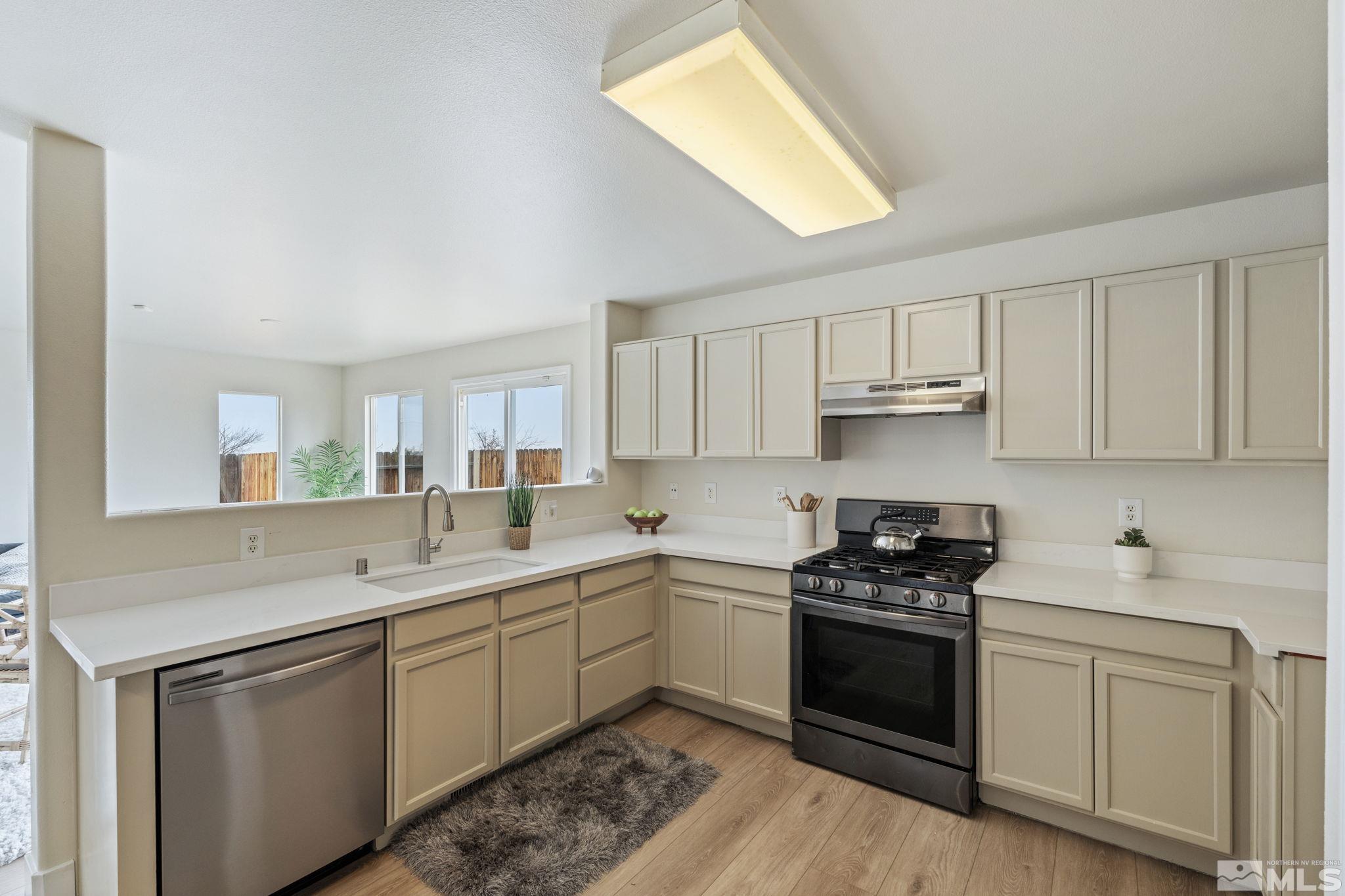Photo #3: 250001100 Listing 