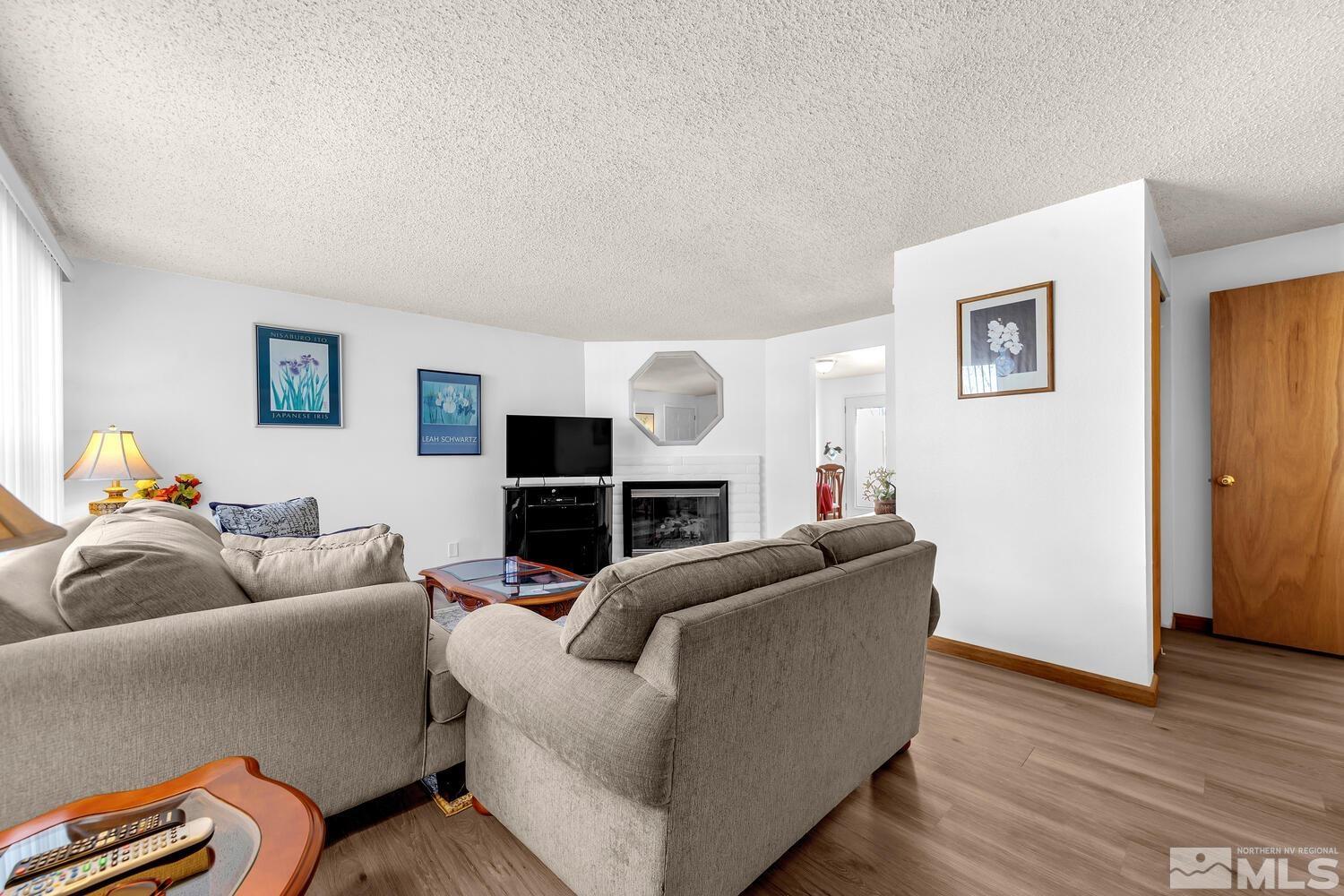 Photo #2: 250001119 Listing 
