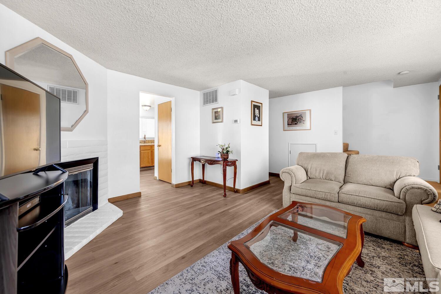 Photo #4: 250001119 Listing 