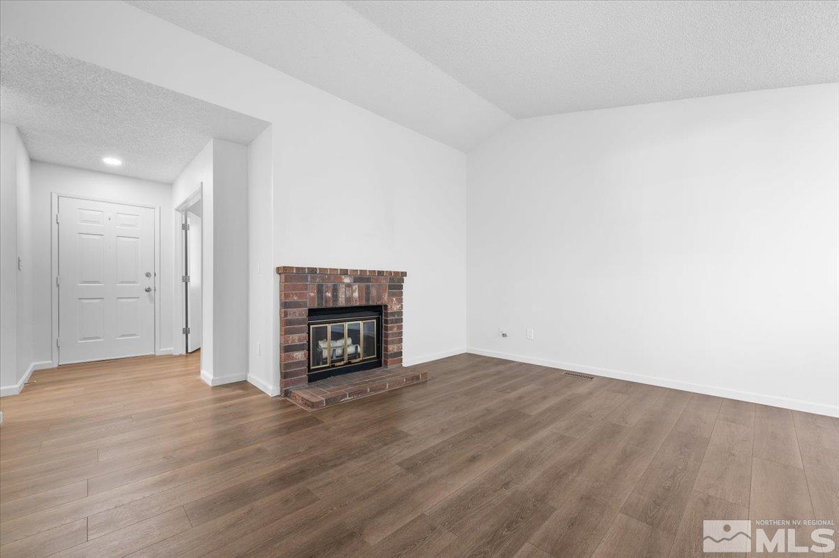 Photo #4: 250001152 Listing 
