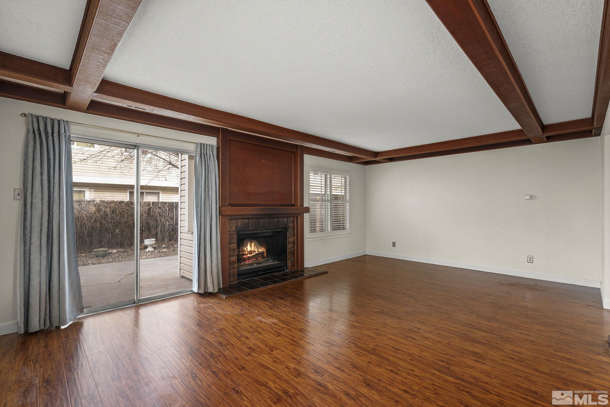 Photo #2: 250001393 Listing 