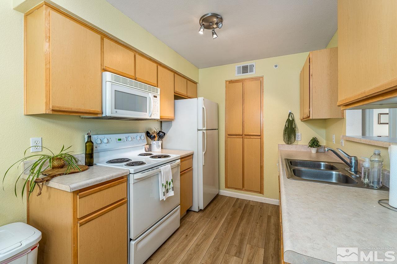 Photo #3: 250001411 Listing 