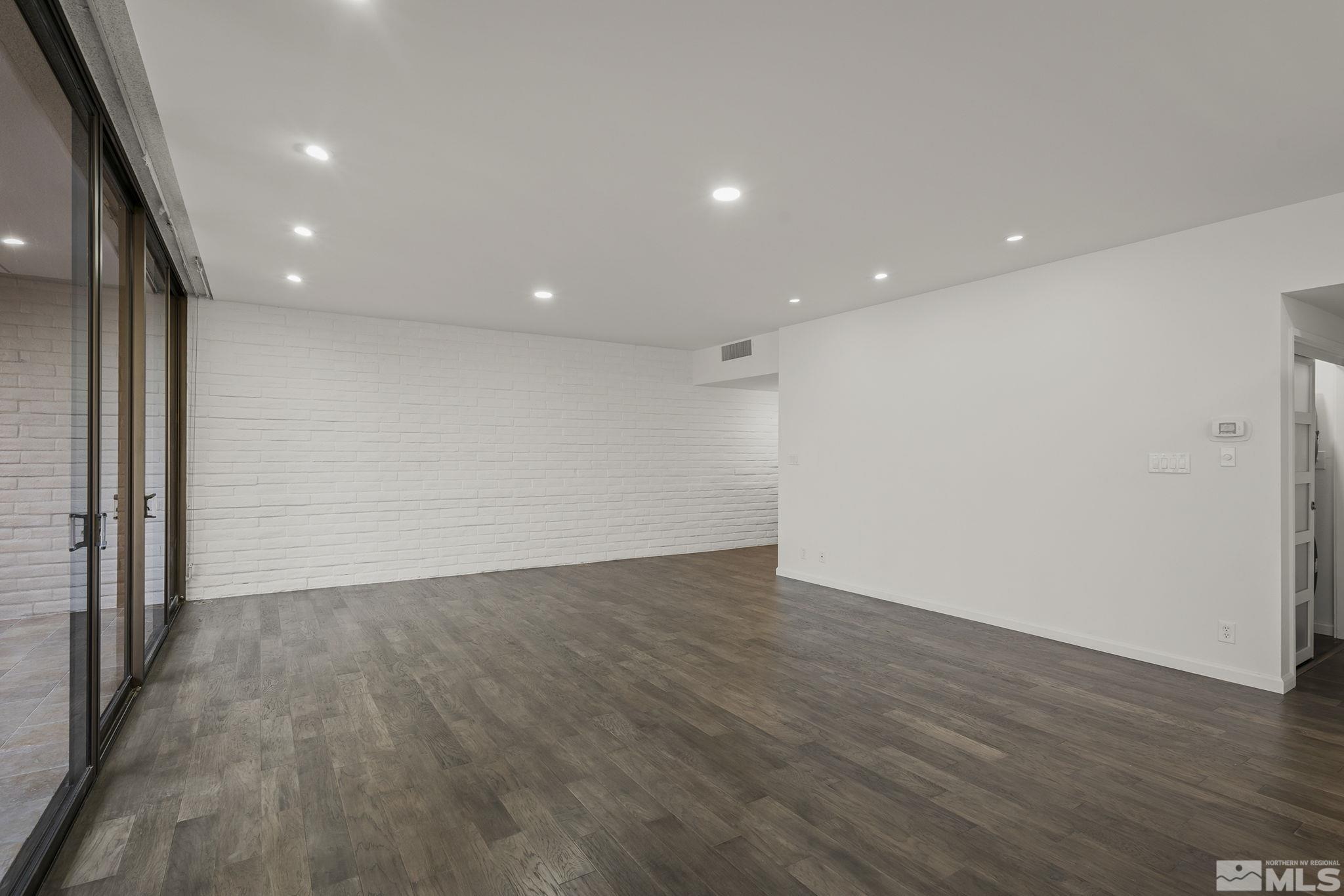 Photo #3: 250001597 Listing 
