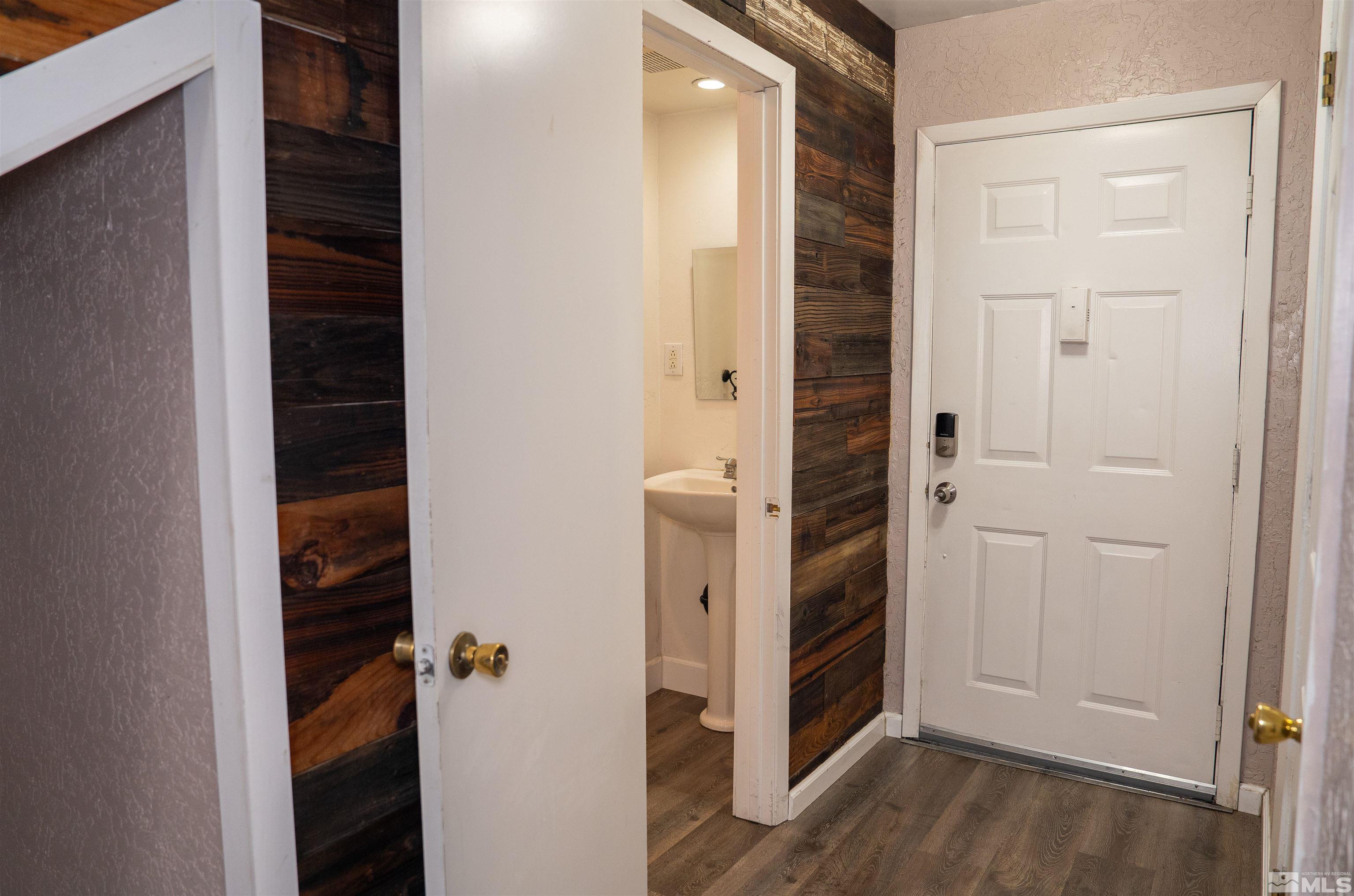 Photo #2: 250001600 Listing 