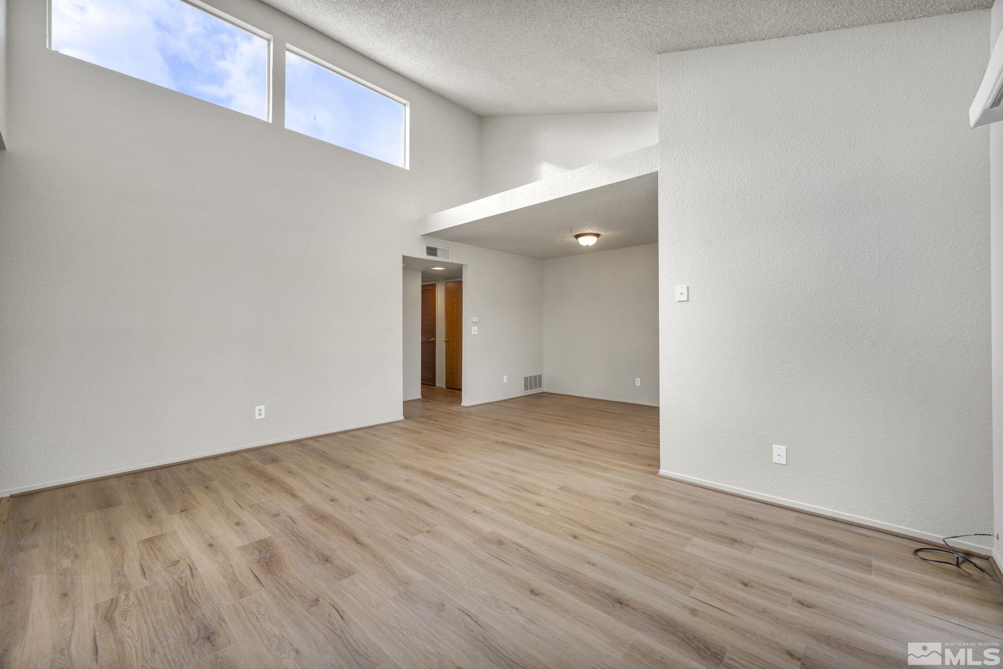 Photo #3: 250001688 Listing 