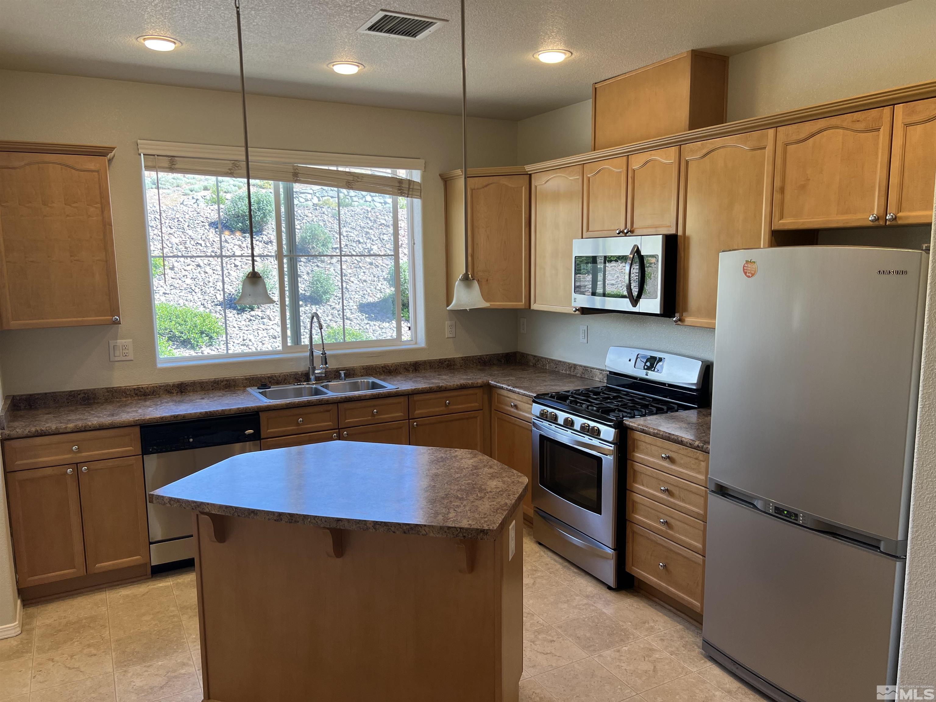 More Details about MLS # 250002336 : 3078 STERLING RIDGE CIRCLE