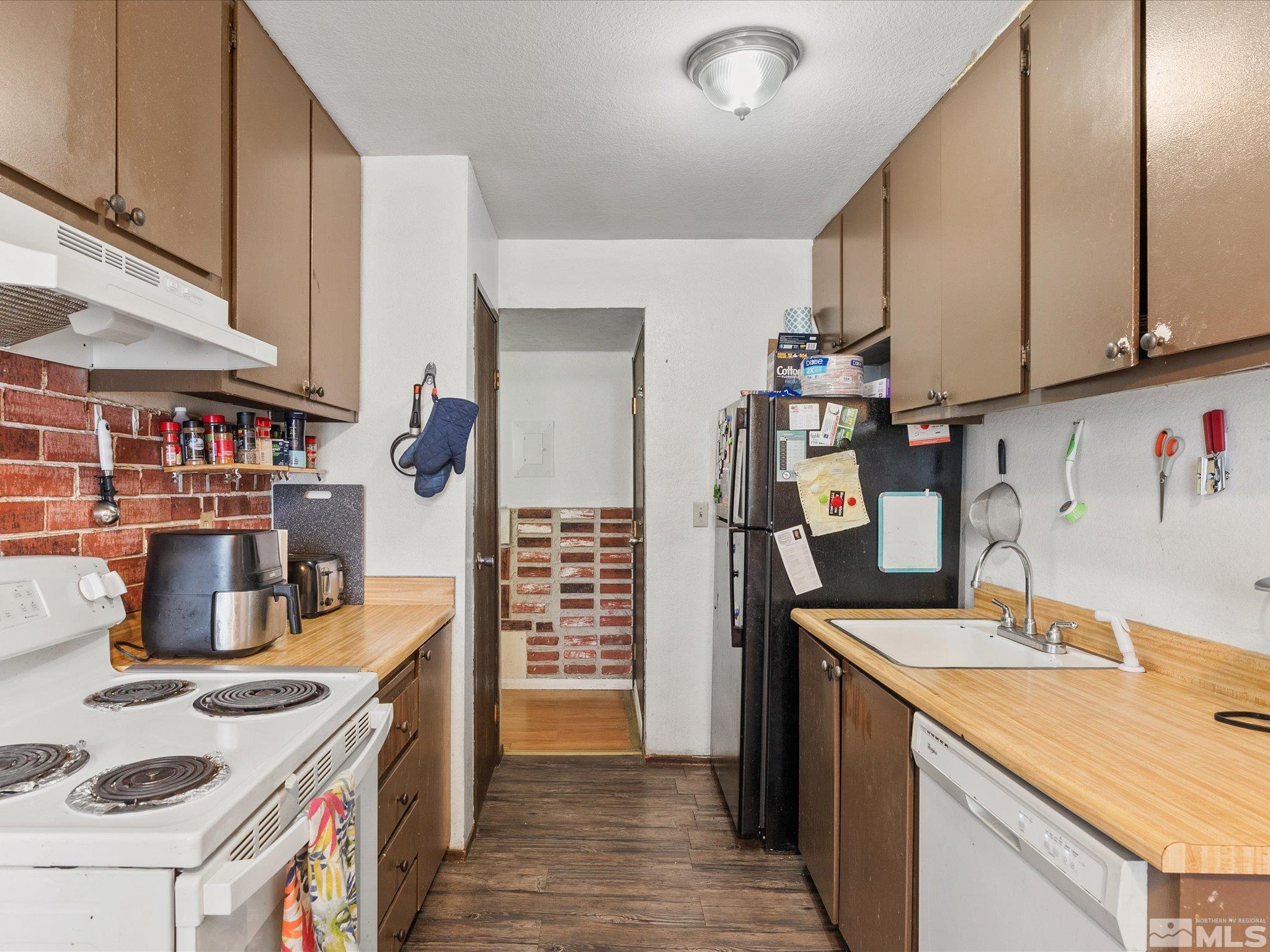 Photo #3: 250002646 Listing 