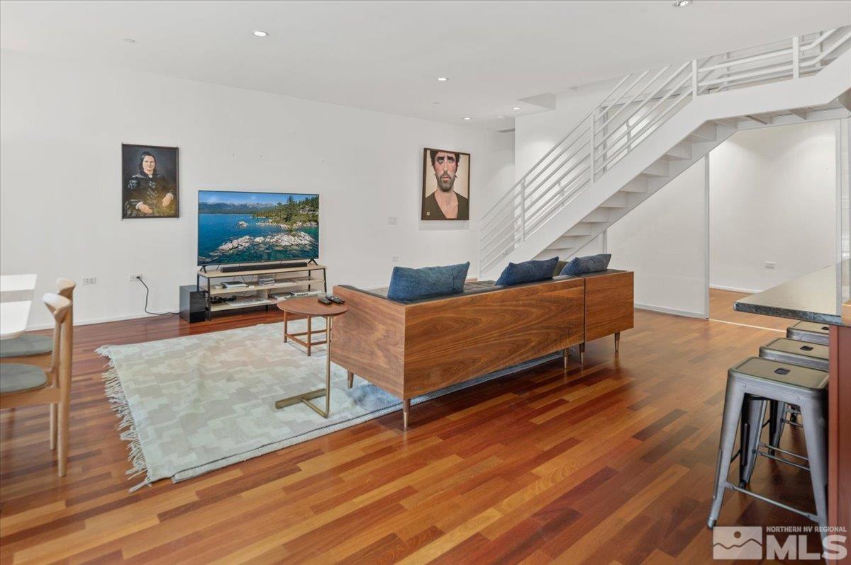 Photo #2: 250002650 Listing 