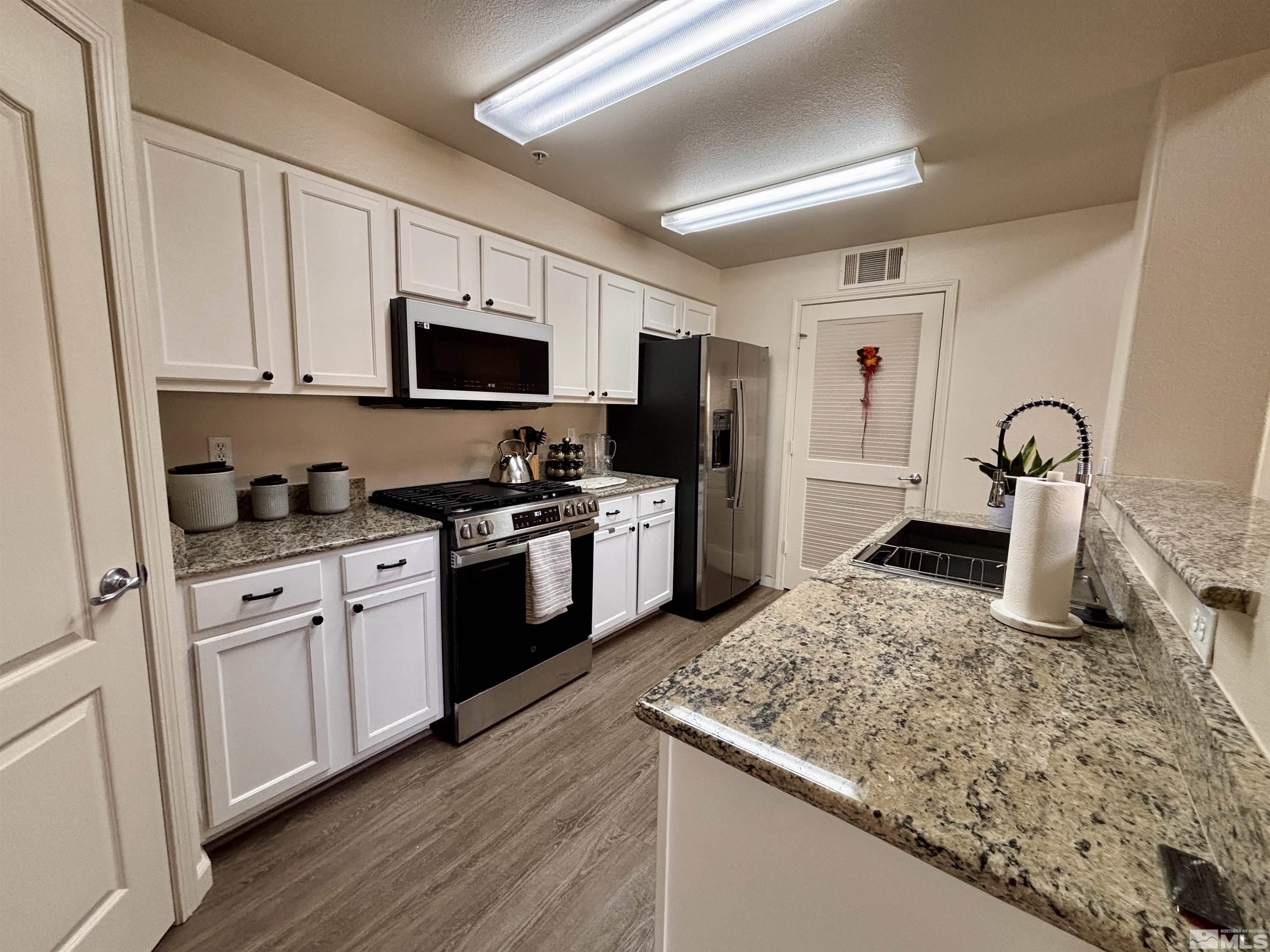 Photo #3: 250002948 Listing 