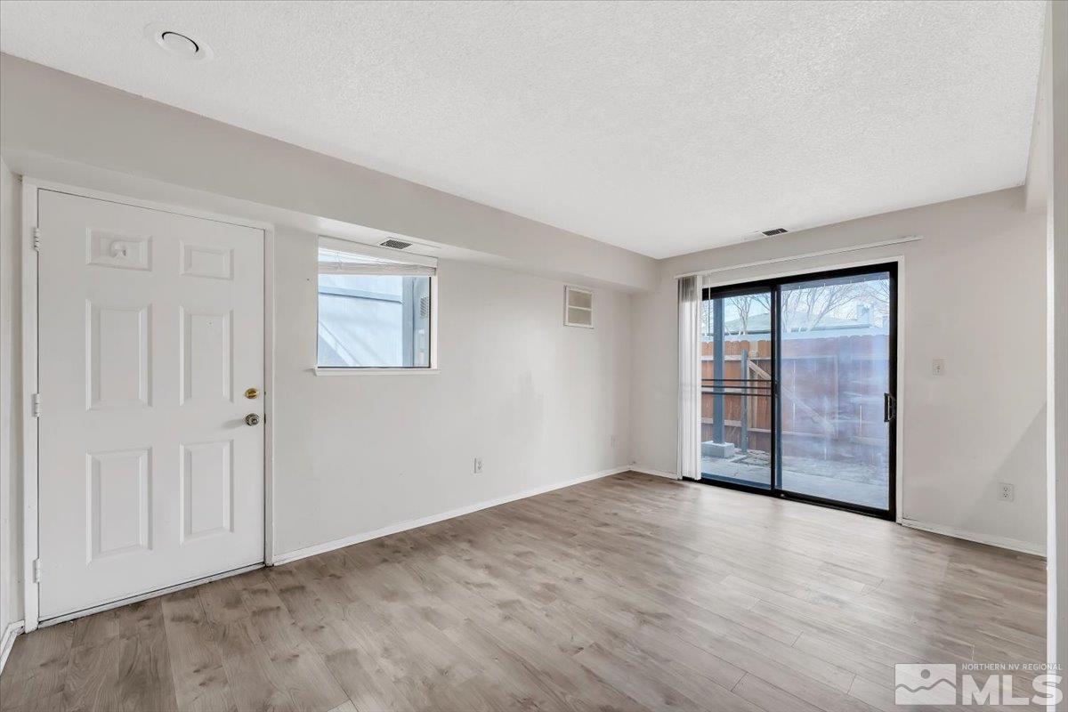 Photo #3: 250003009 Listing 