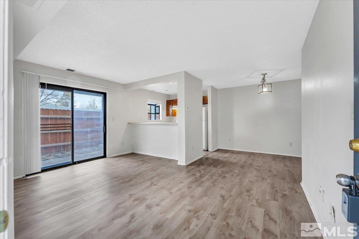 Photo #4: 250003009 Listing 