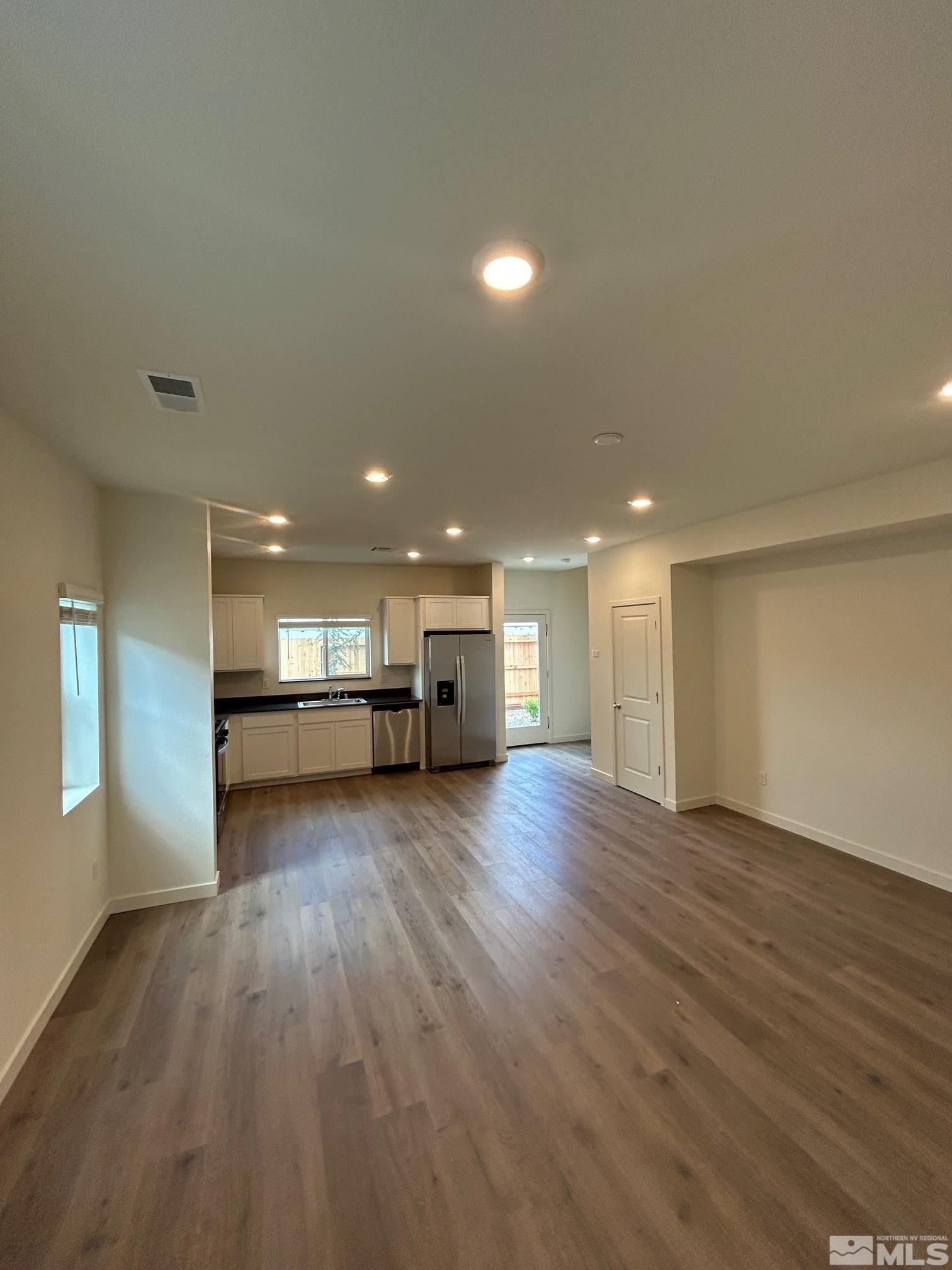 Photo #5: 250003076 Listing 