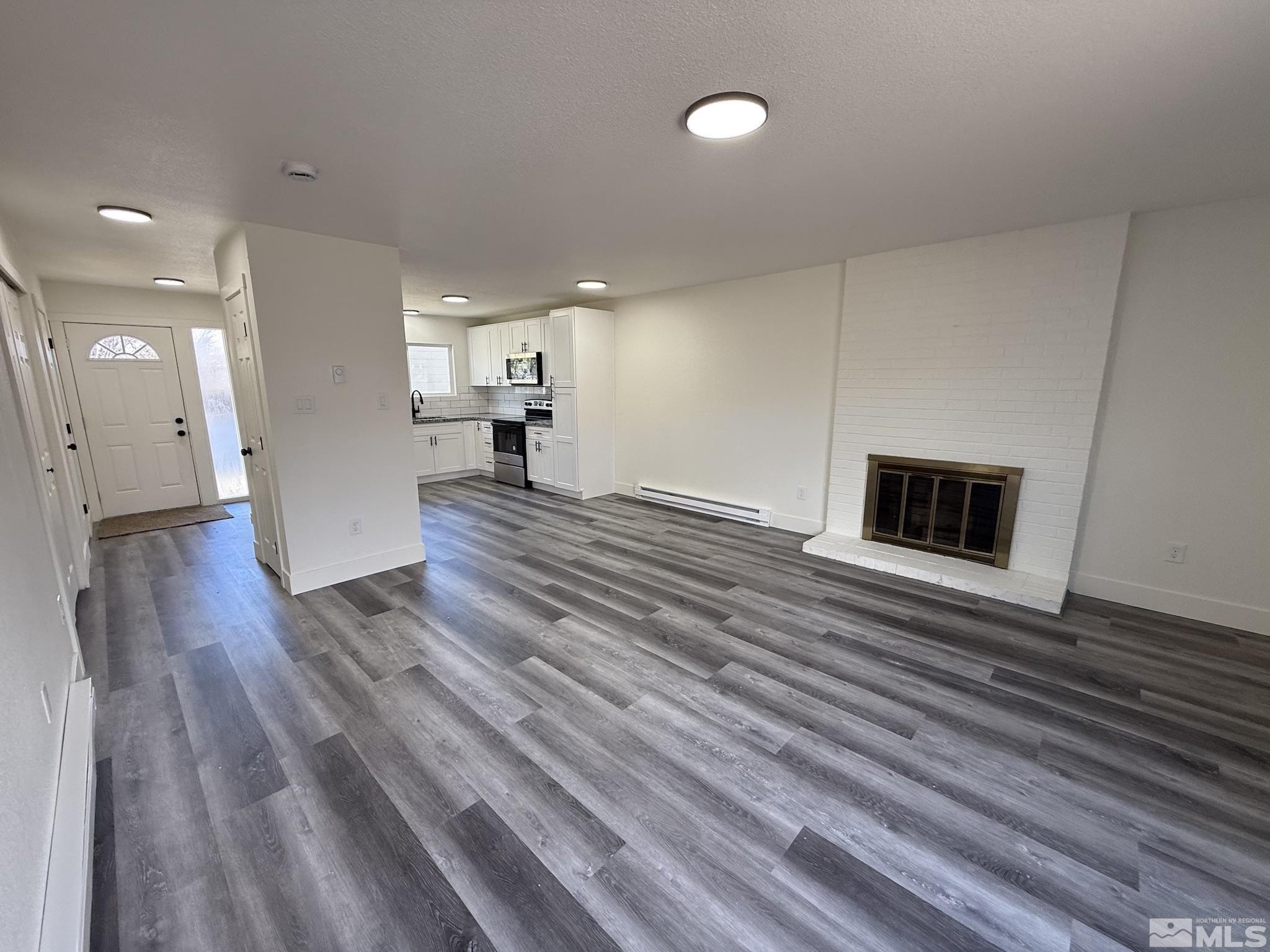 Photo #2: 250003128 Listing 