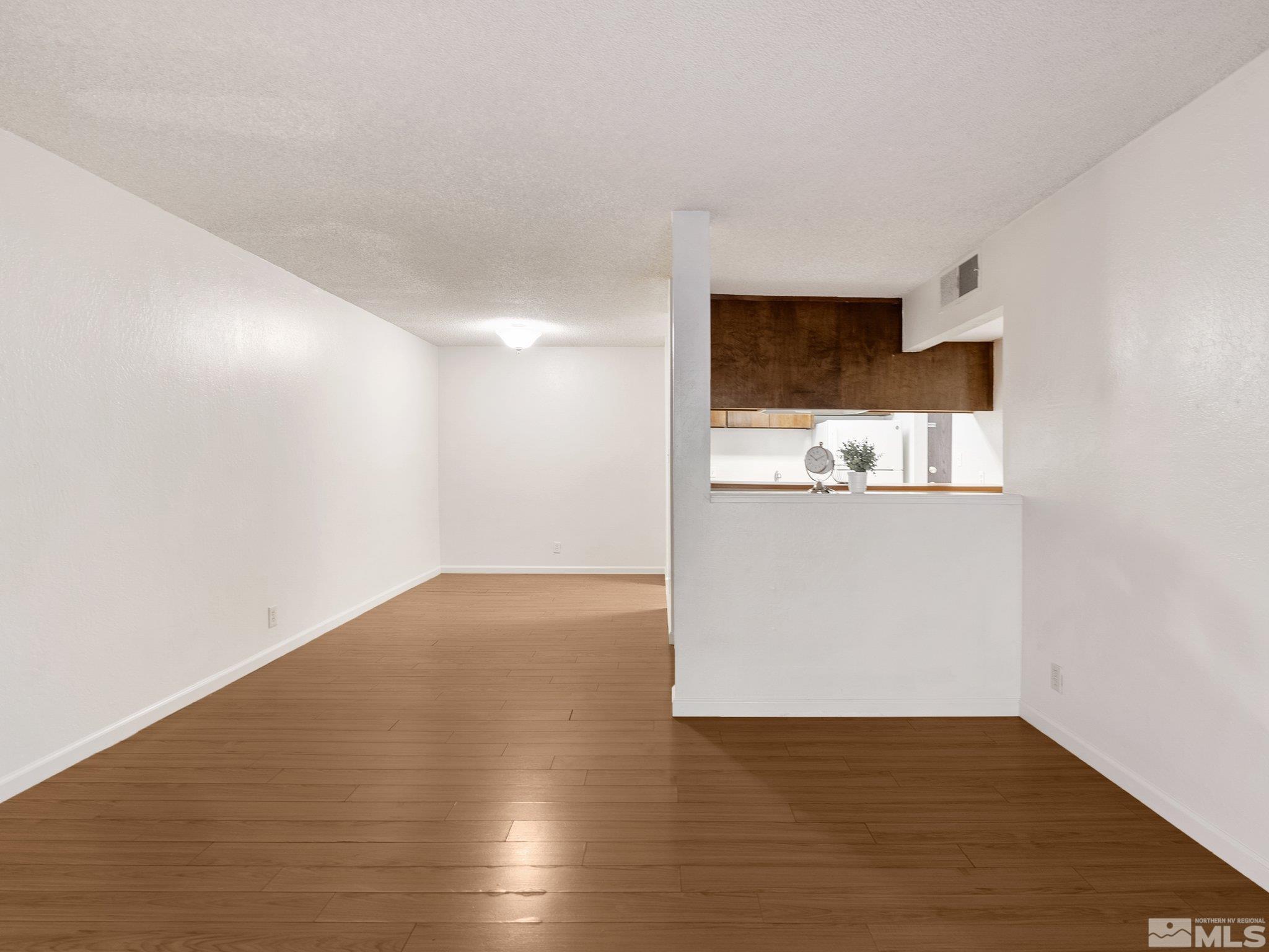 Photo #7: 250003144 Listing: Photo #7