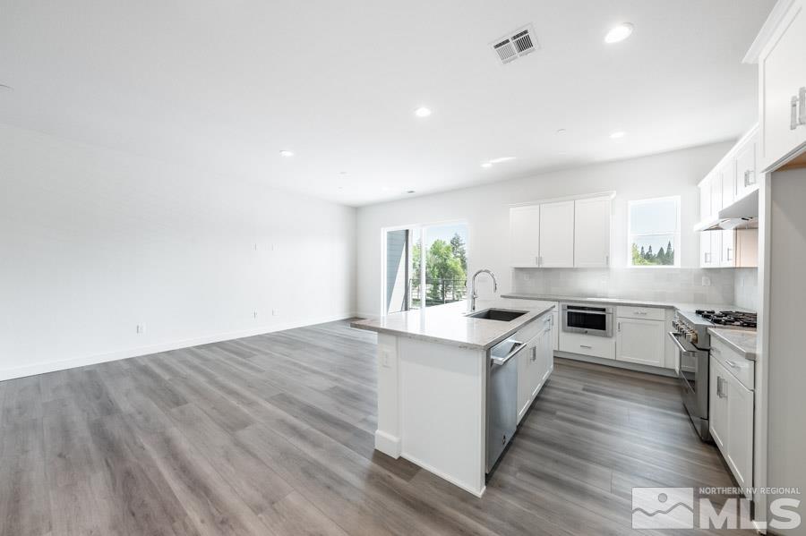 Photo #2: 250003440 Listing 