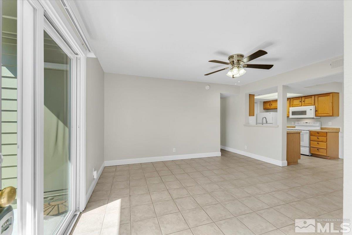 Photo #3: 250003559 Listing 