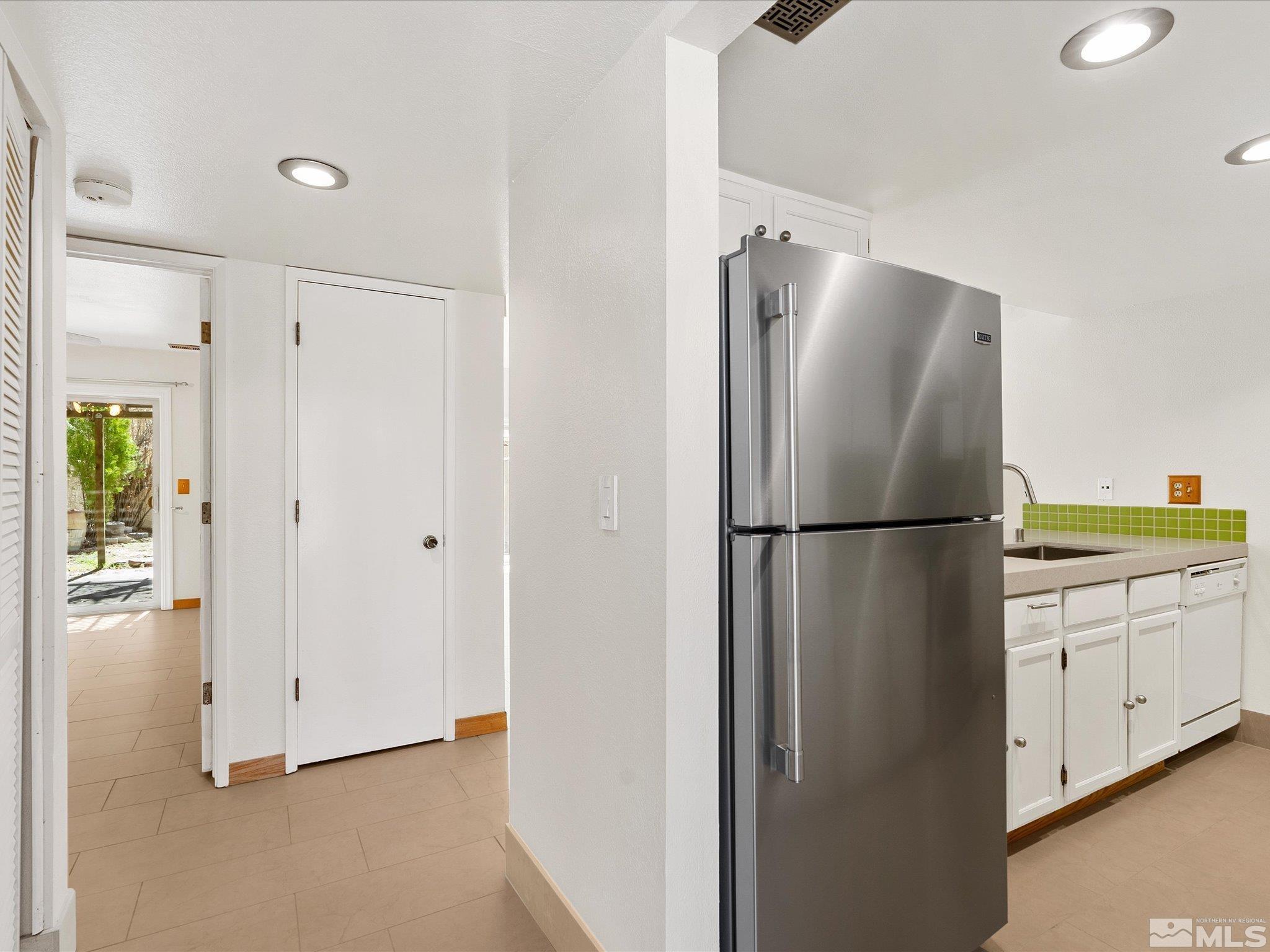 Photo #3: 250003714 Listing 