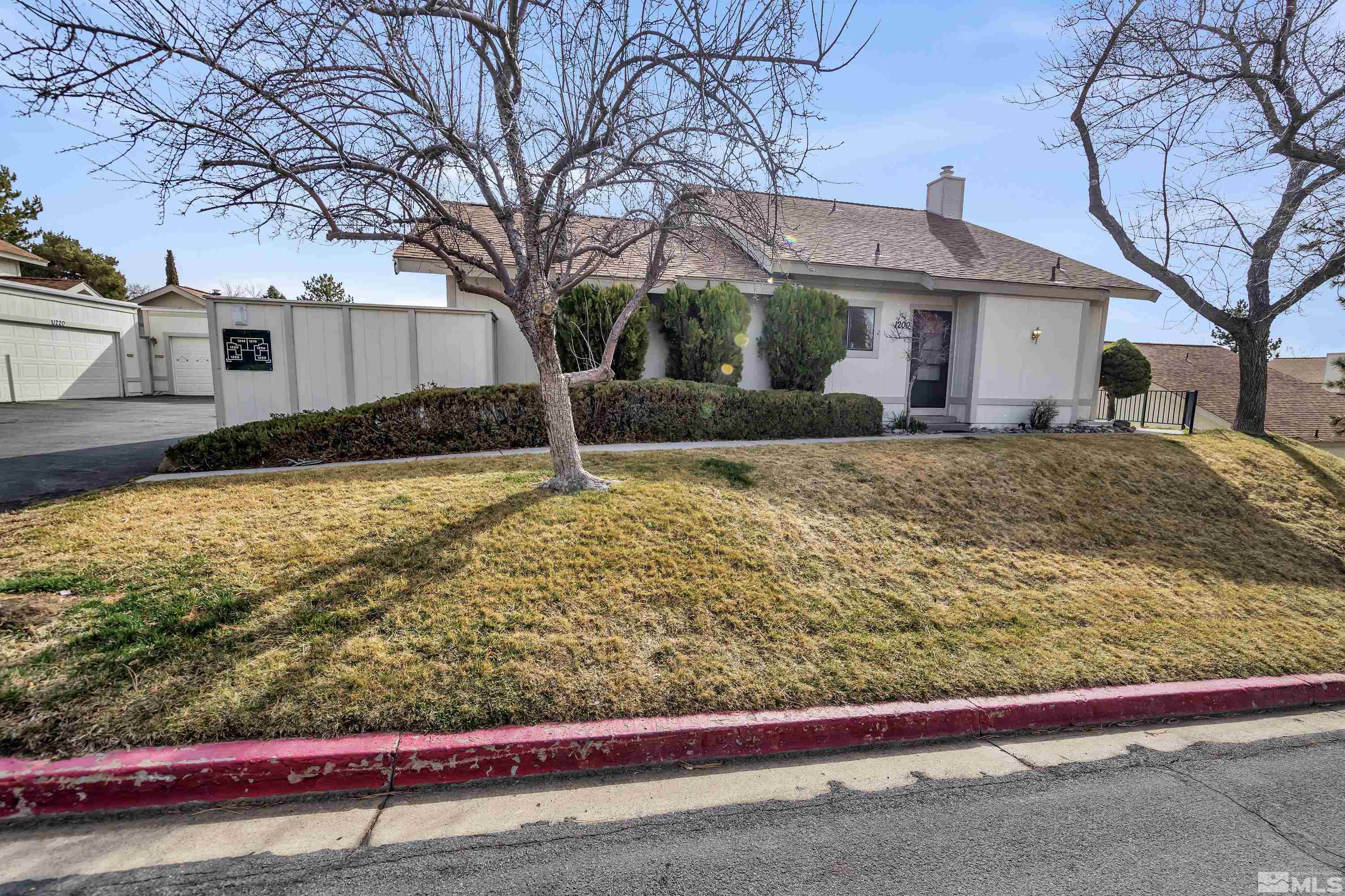 Photo #2: 250003868 Listing 