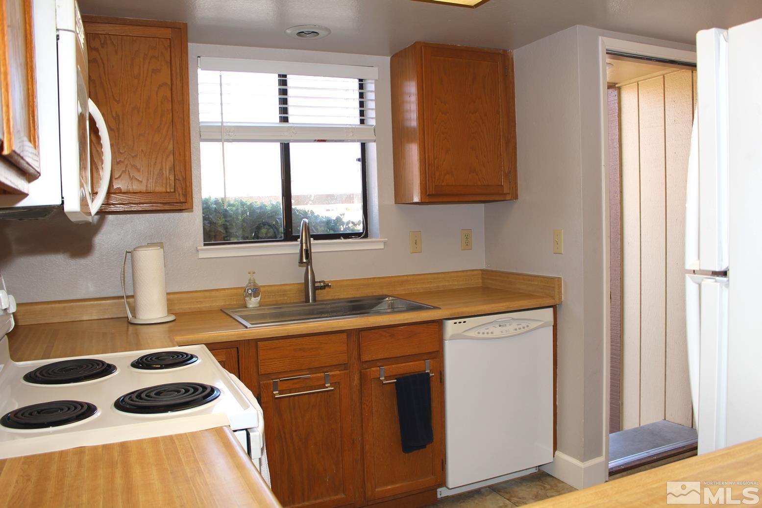 Photo #3: 250003878 Listing 