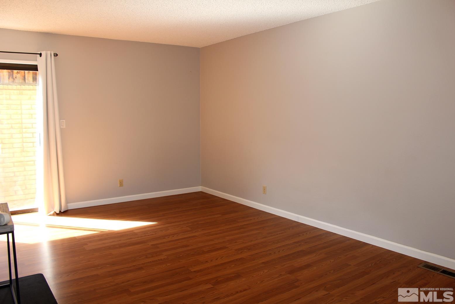 Photo #6: 250003878 Listing 