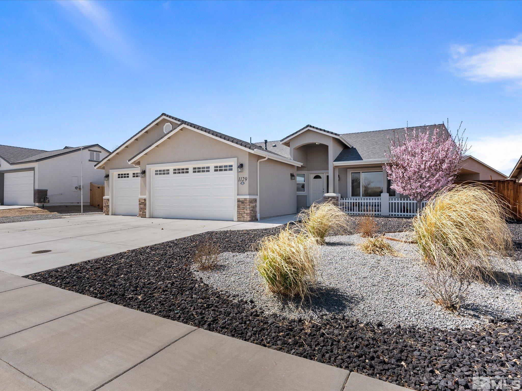 1129 Dixie, Fernley NV 89408