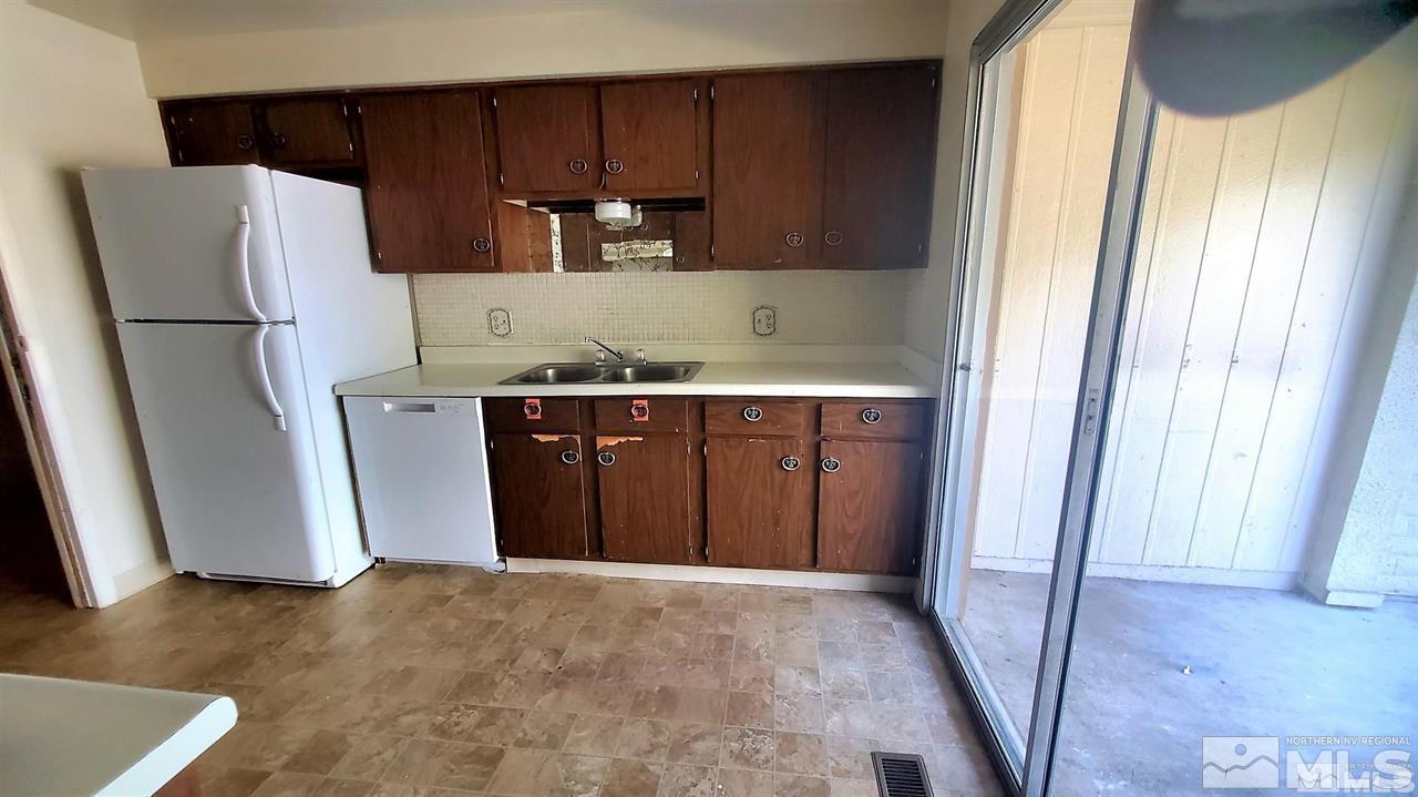 Photo #2: 250004777 Listing 