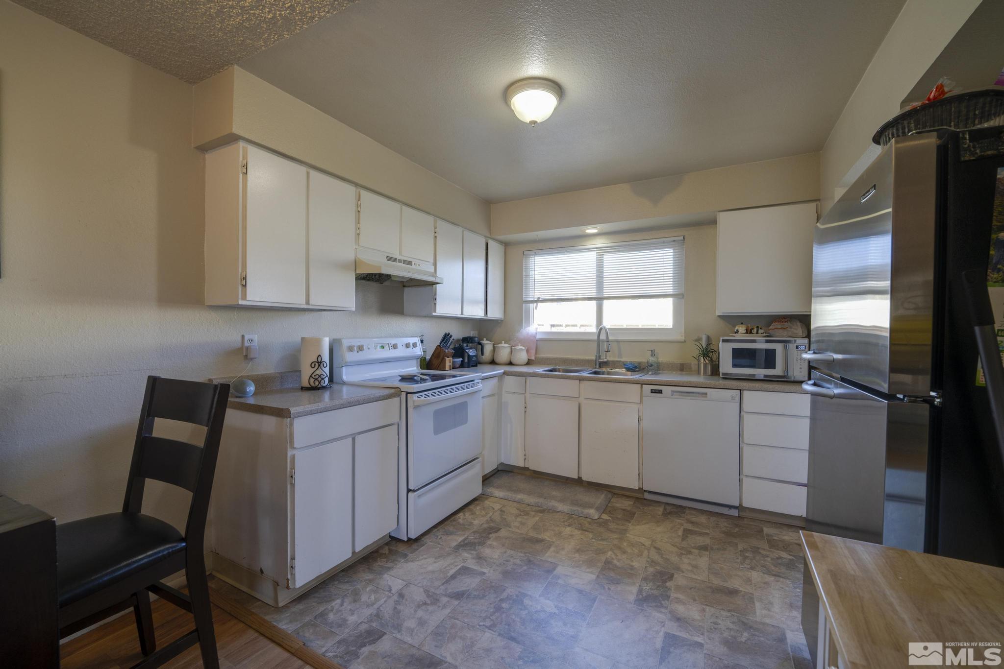 Photo #2: 250005206 Listing 