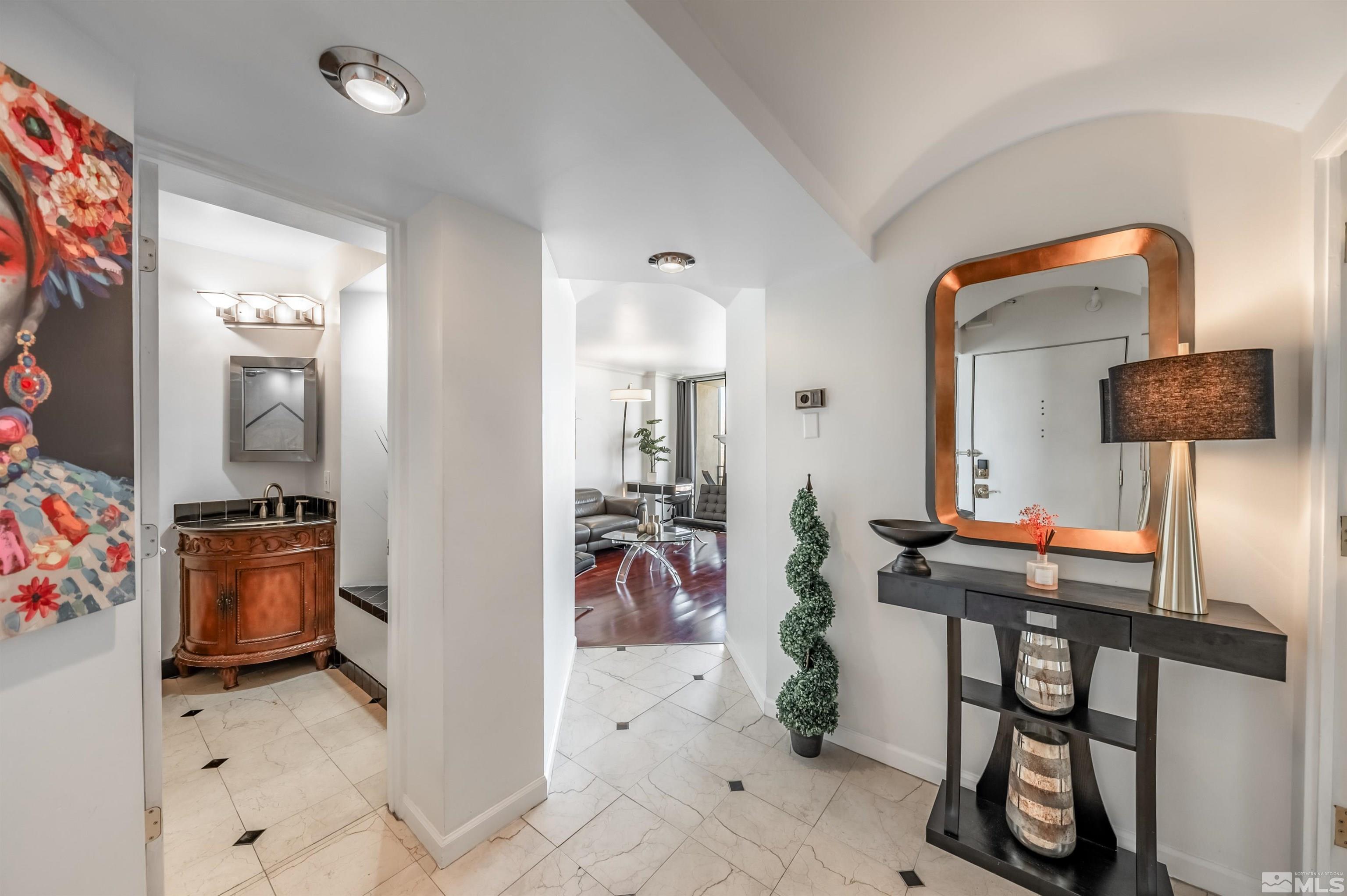 Photo #2: 250005218 Listing 