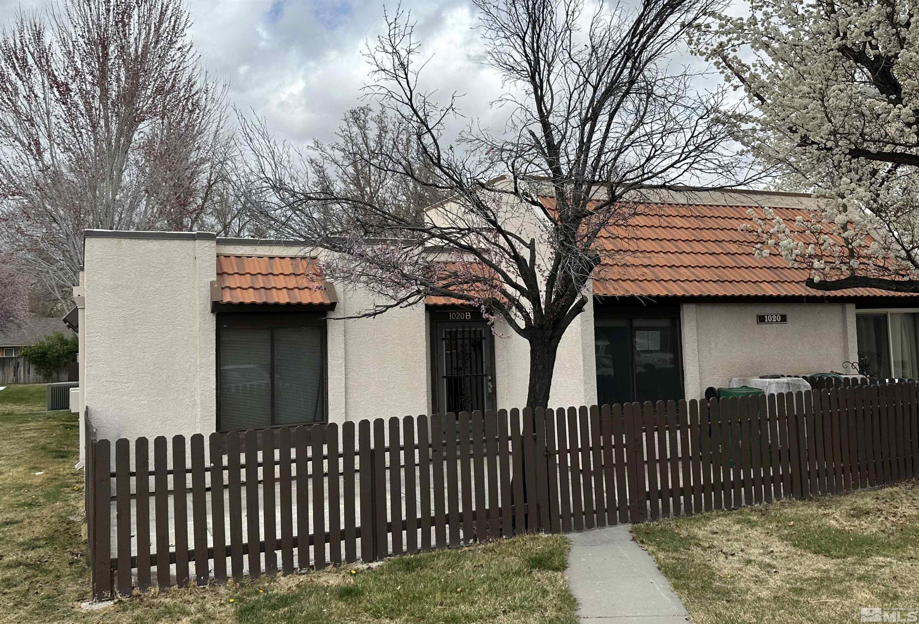 More Details about MLS # 250005233 : 1020 BAYWOOD DRIVE#B