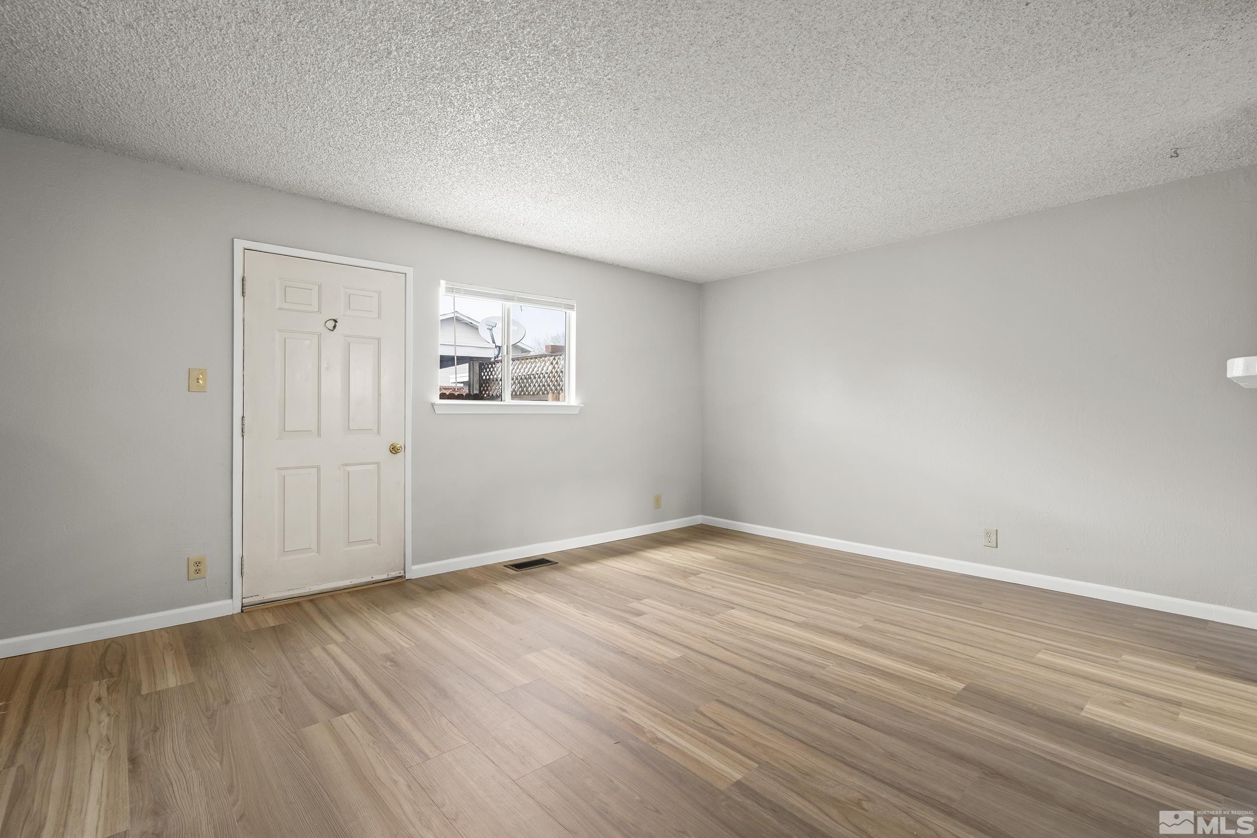 Photo #4: 250005344 Listing: Photo #4