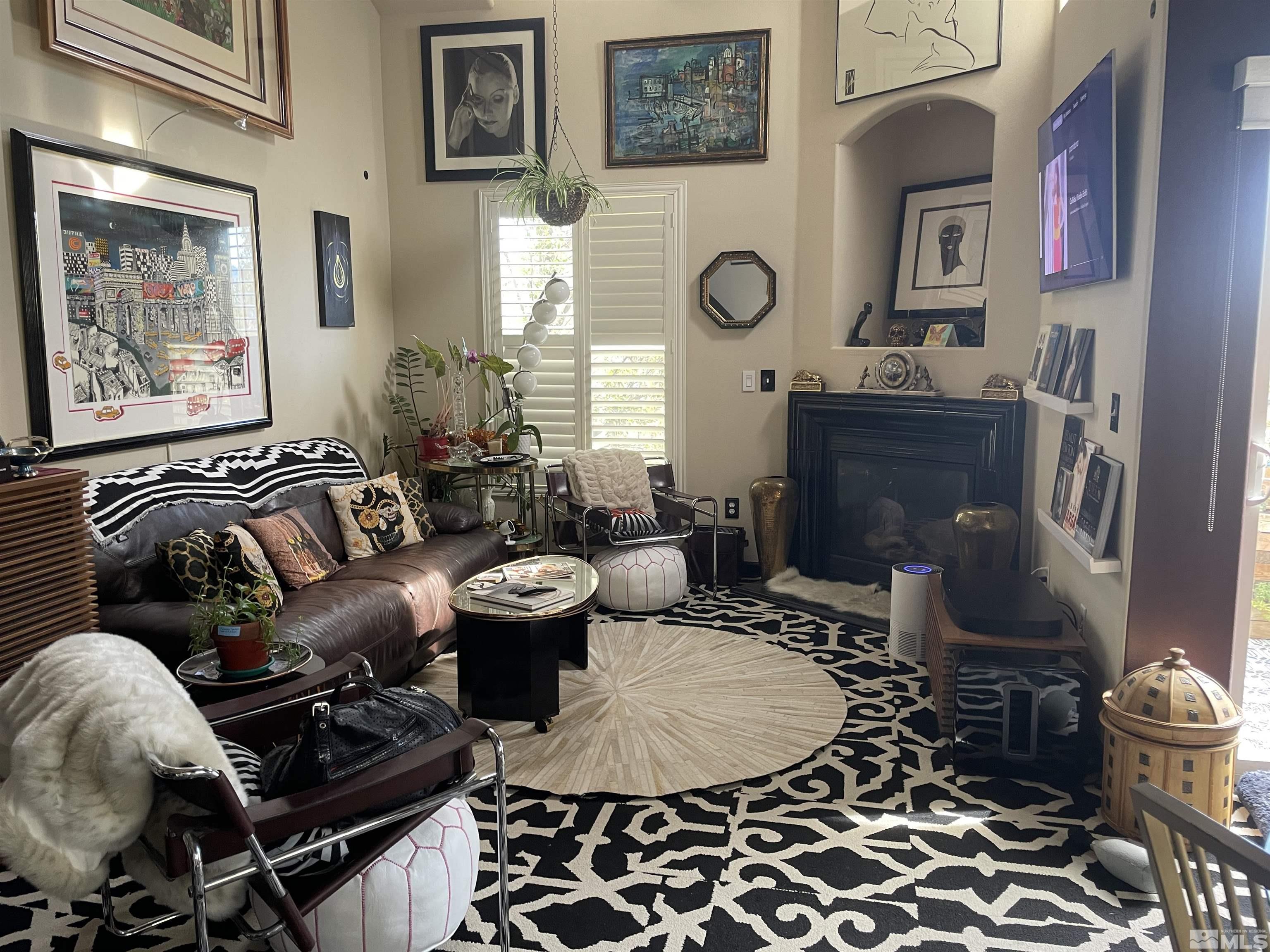 Photo #2: 250005427 Listing 