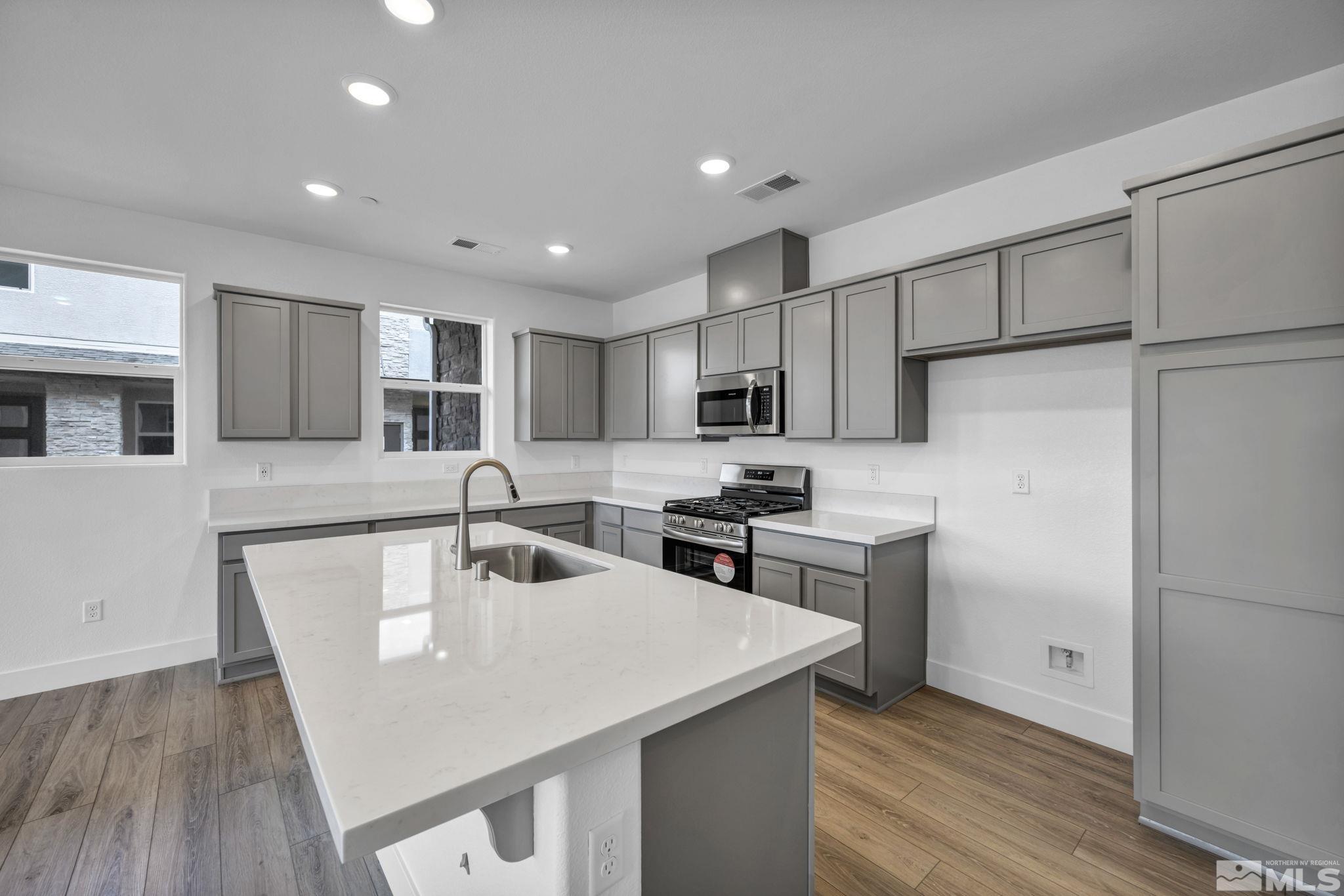 Photo #4: 250005455 Listing 