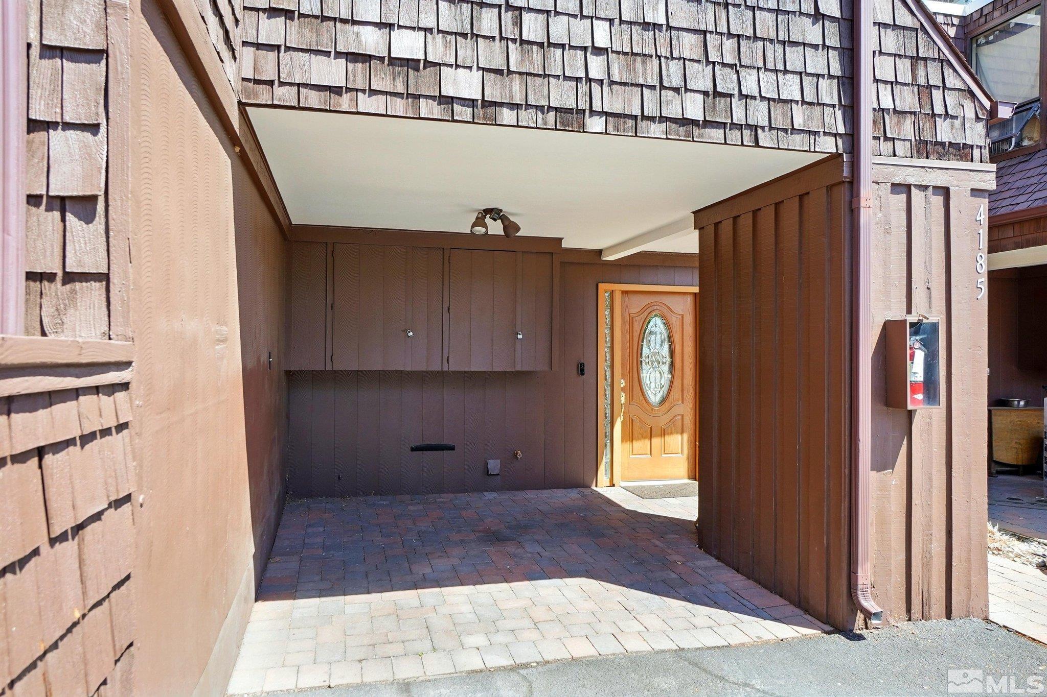 Photo #2: 250005569 Listing 