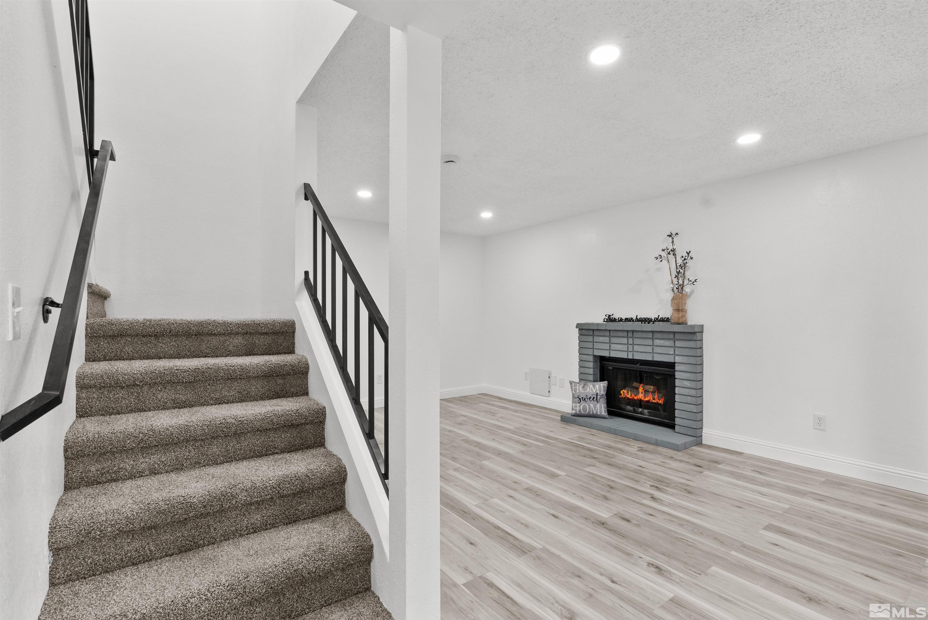 Browse active condo listings in THE VILLAGE AT DONNER CREEK