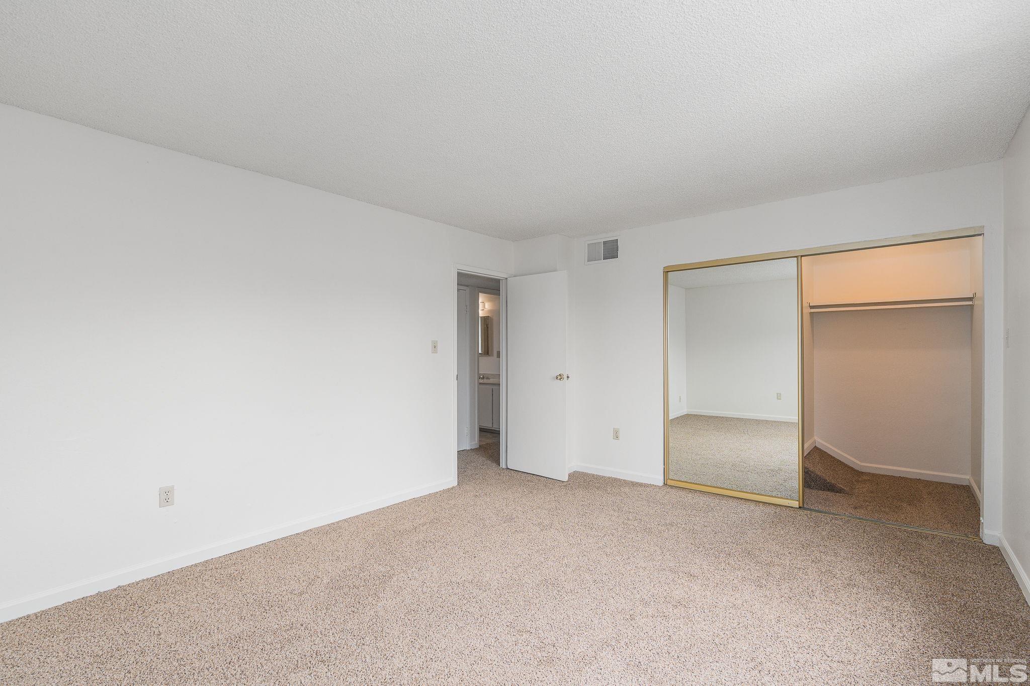 Photo #17: 250005923 Listing: Photo #17