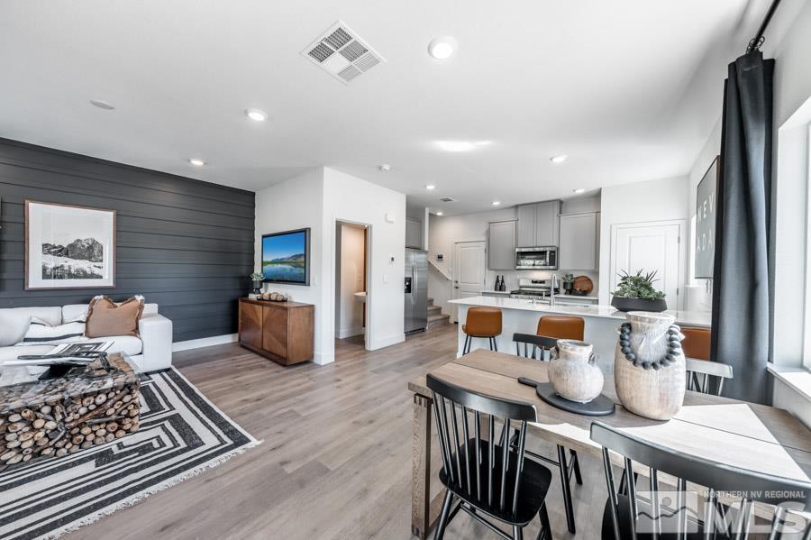 Photo #3: 250005995 Listing 