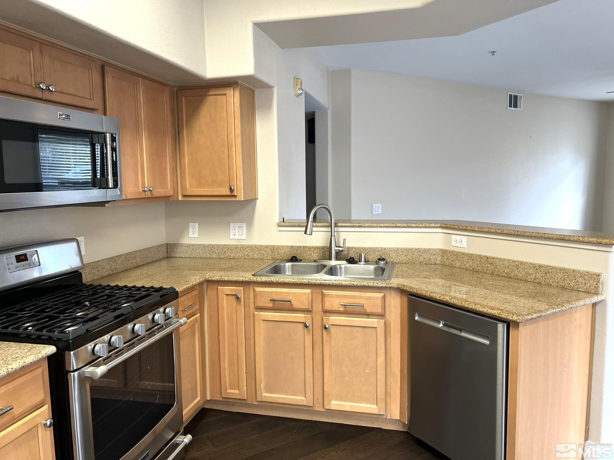 Photo #7: 250006139 Listing: Photo #7
