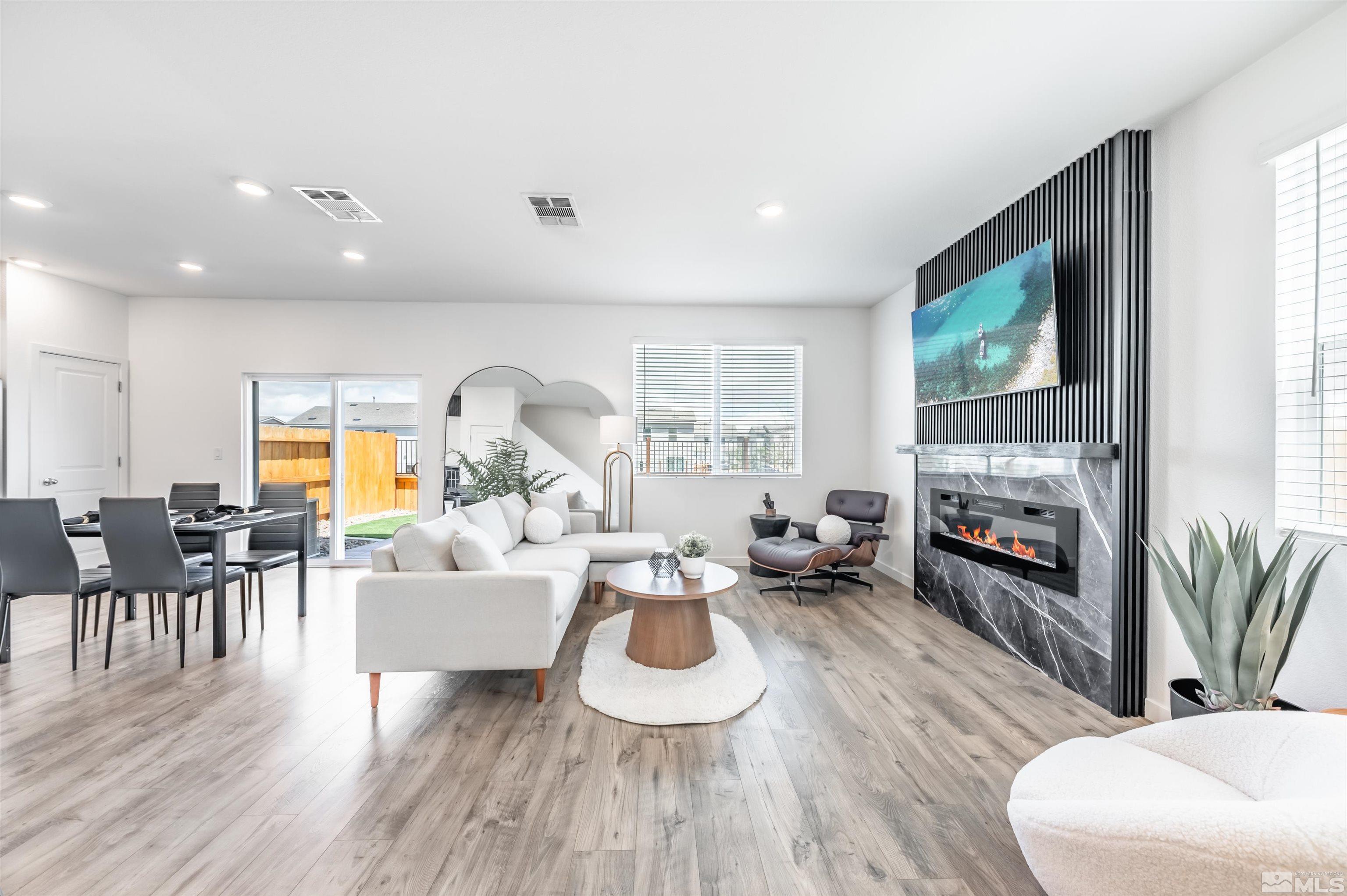 Photo #3: 250006368 Listing 