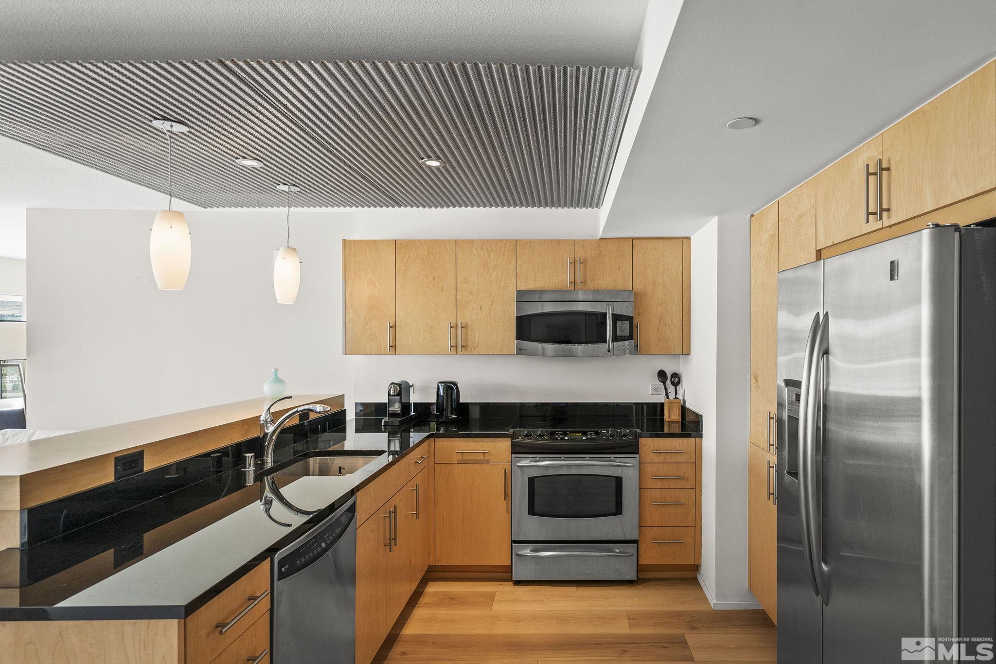 Photo #3: 250006382 Listing 