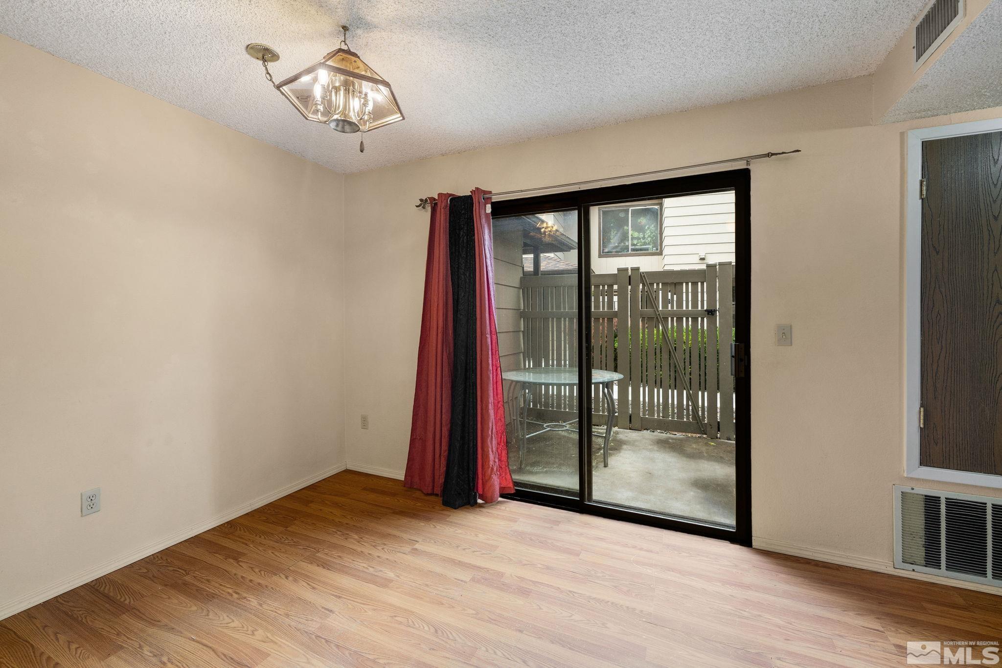Photo #4: 250006431 Listing: Photo #4