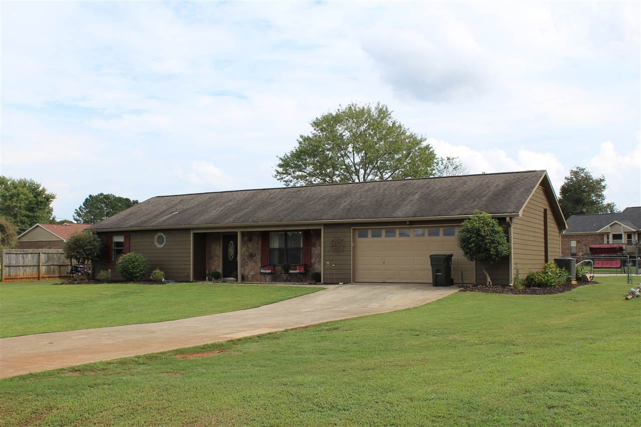 Huntsville Alabama homes for sale with pools