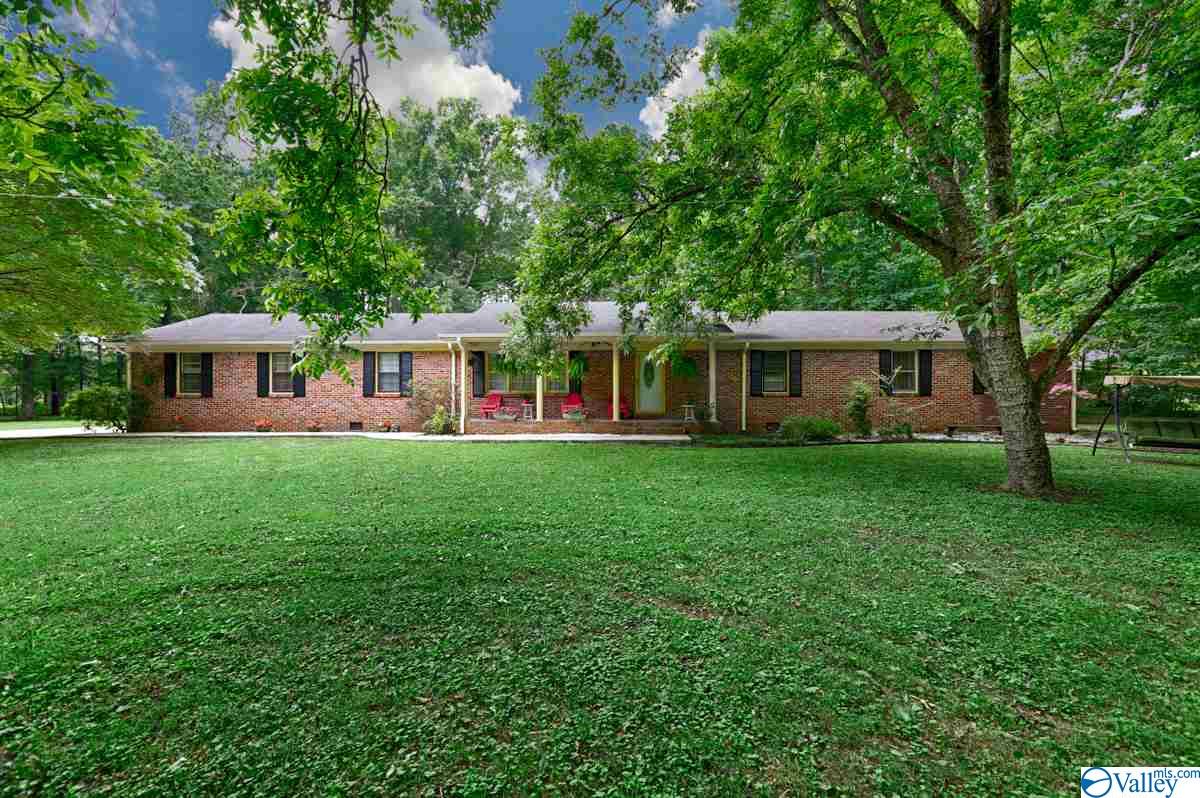 Homes with Acreage in Huntsville and Madison County Alabama