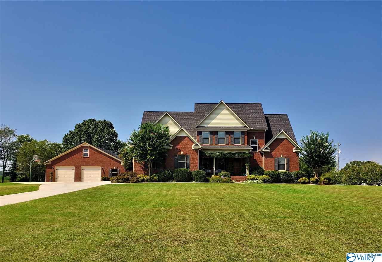 Huntsville Alabama homes for sale with pools