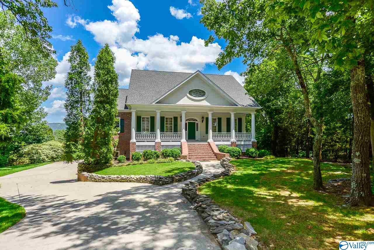 Homes with Acreage in Huntsville and Madison County Alabama