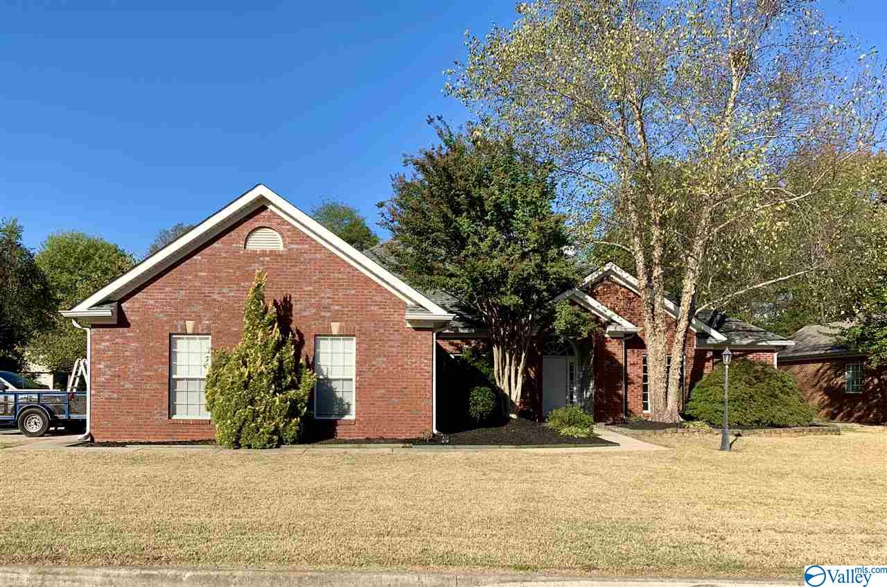 Huntsville Alabama homes for sale with pools